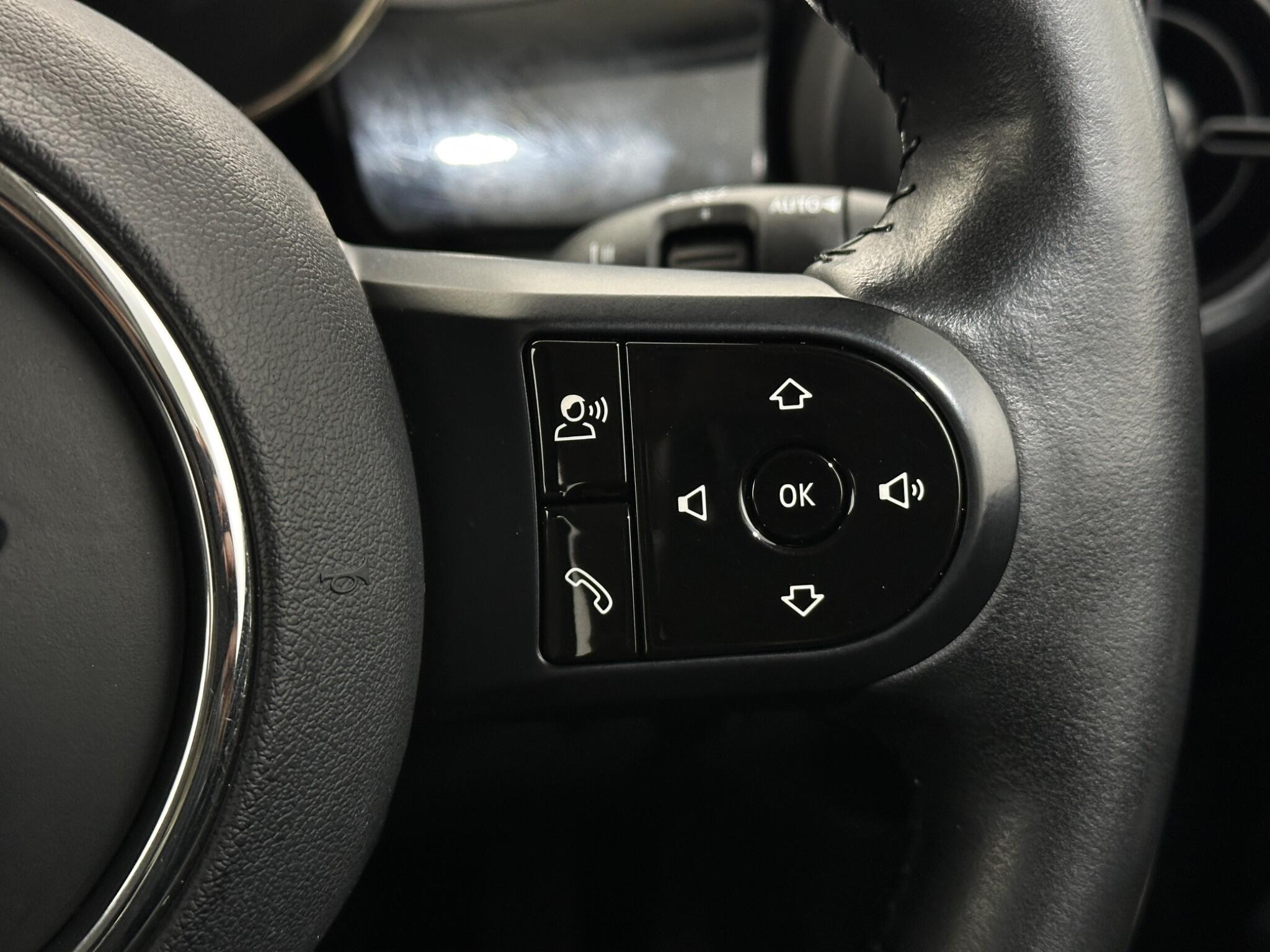 Mini Hatch view 16