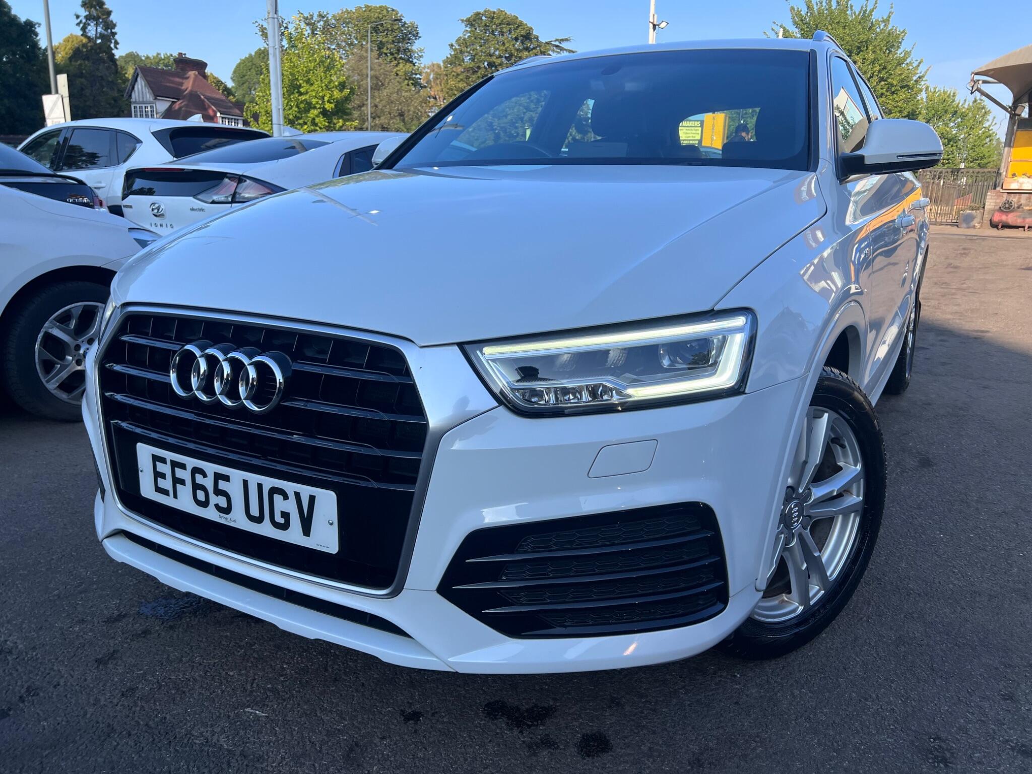 Audi Q3 view 6