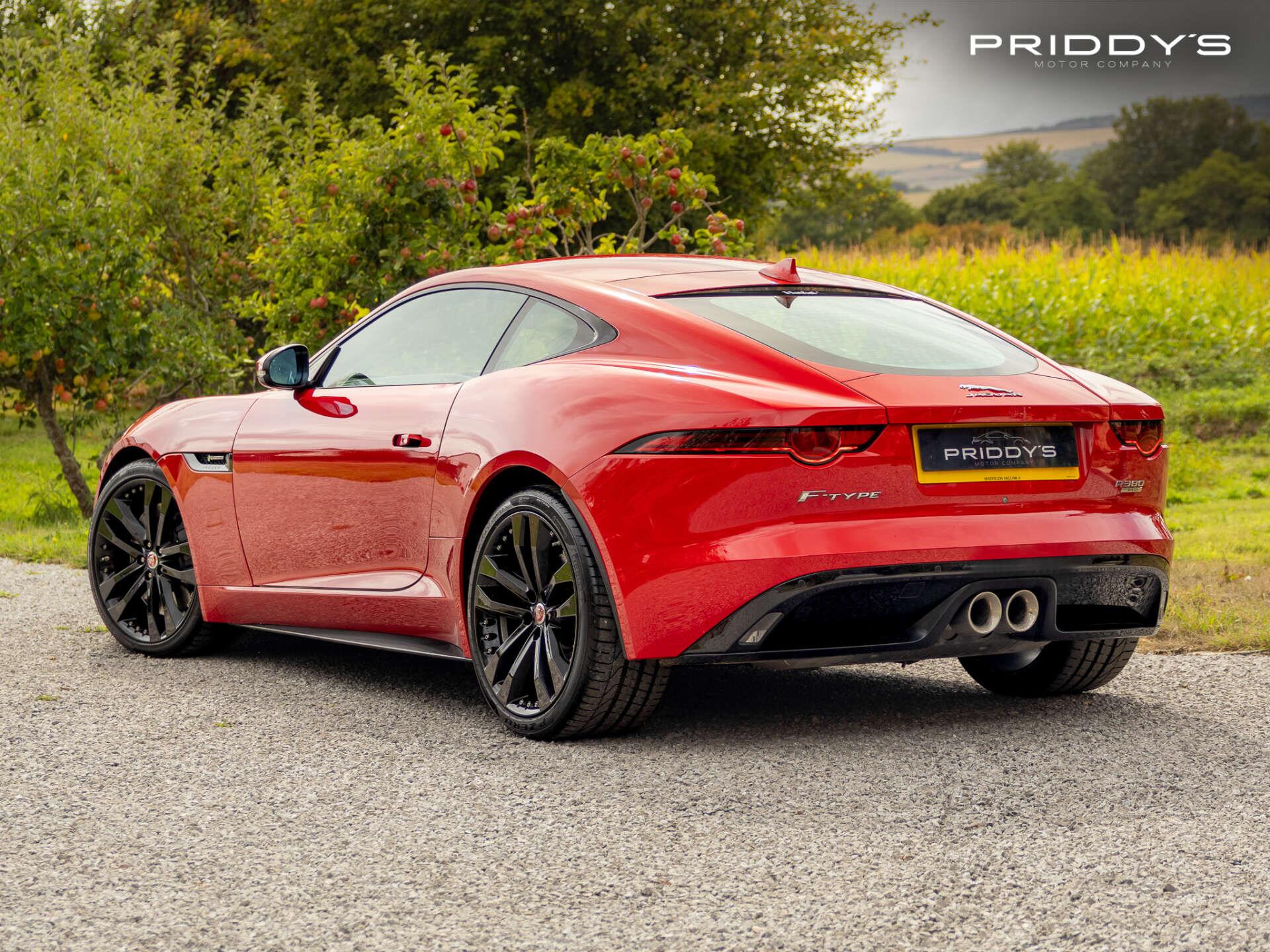 Jaguar F-Type view 3