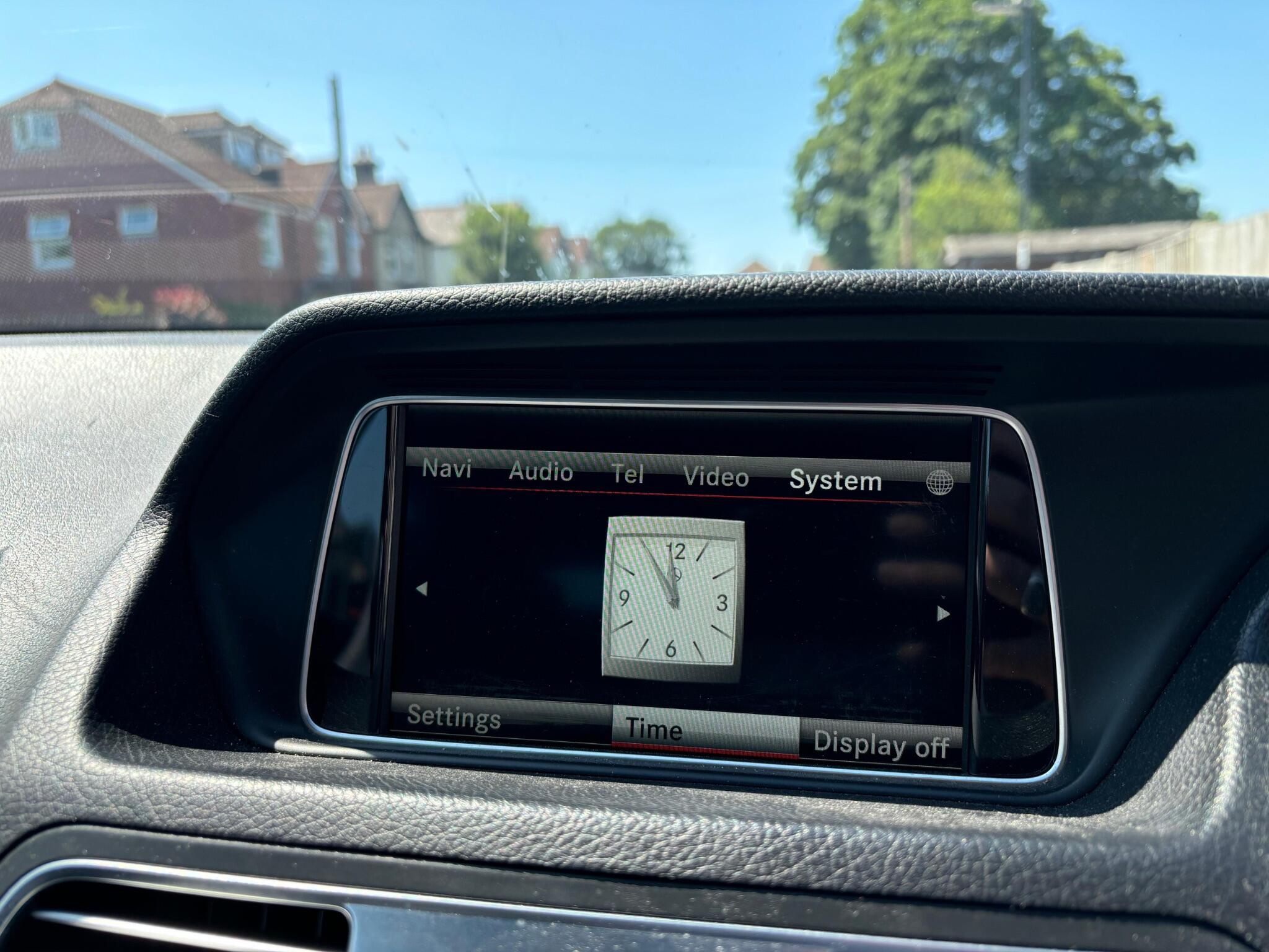 Mercedes-Benz E Class view 21