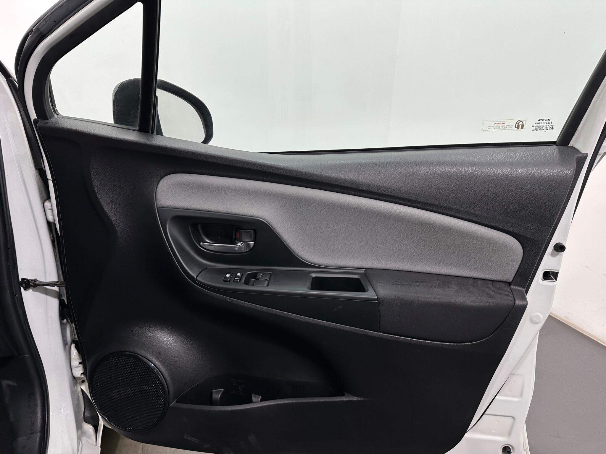Toyota Yaris view 31