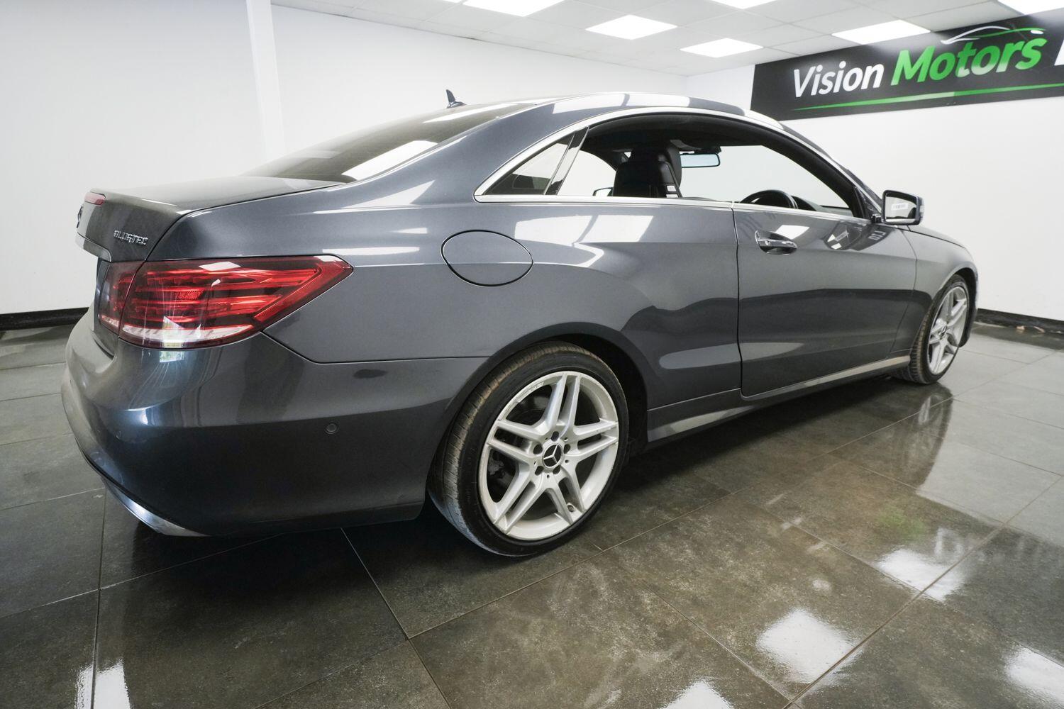 Mercedes-Benz E Class view 4