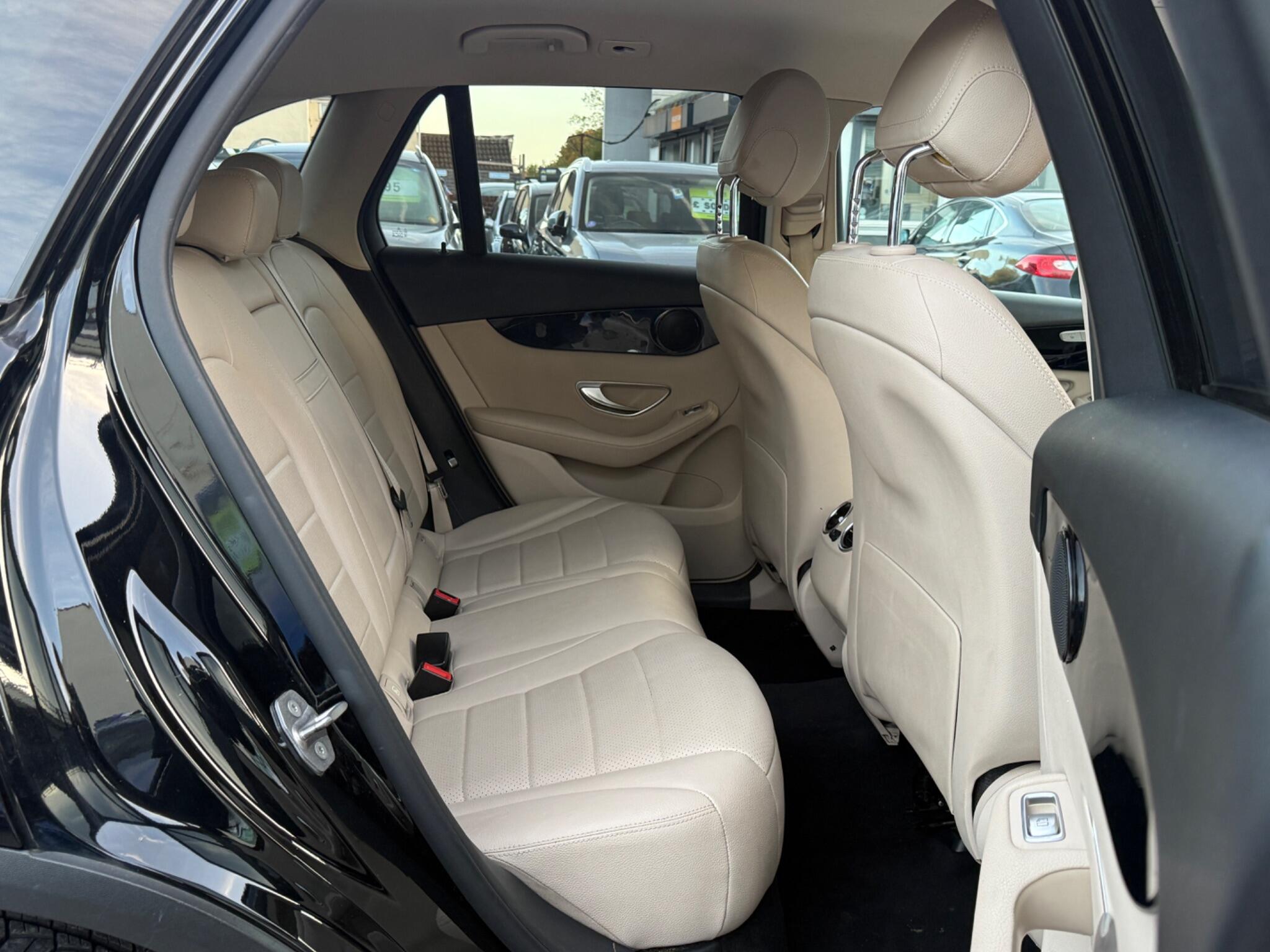 Mercedes-Benz GLC - Image 37