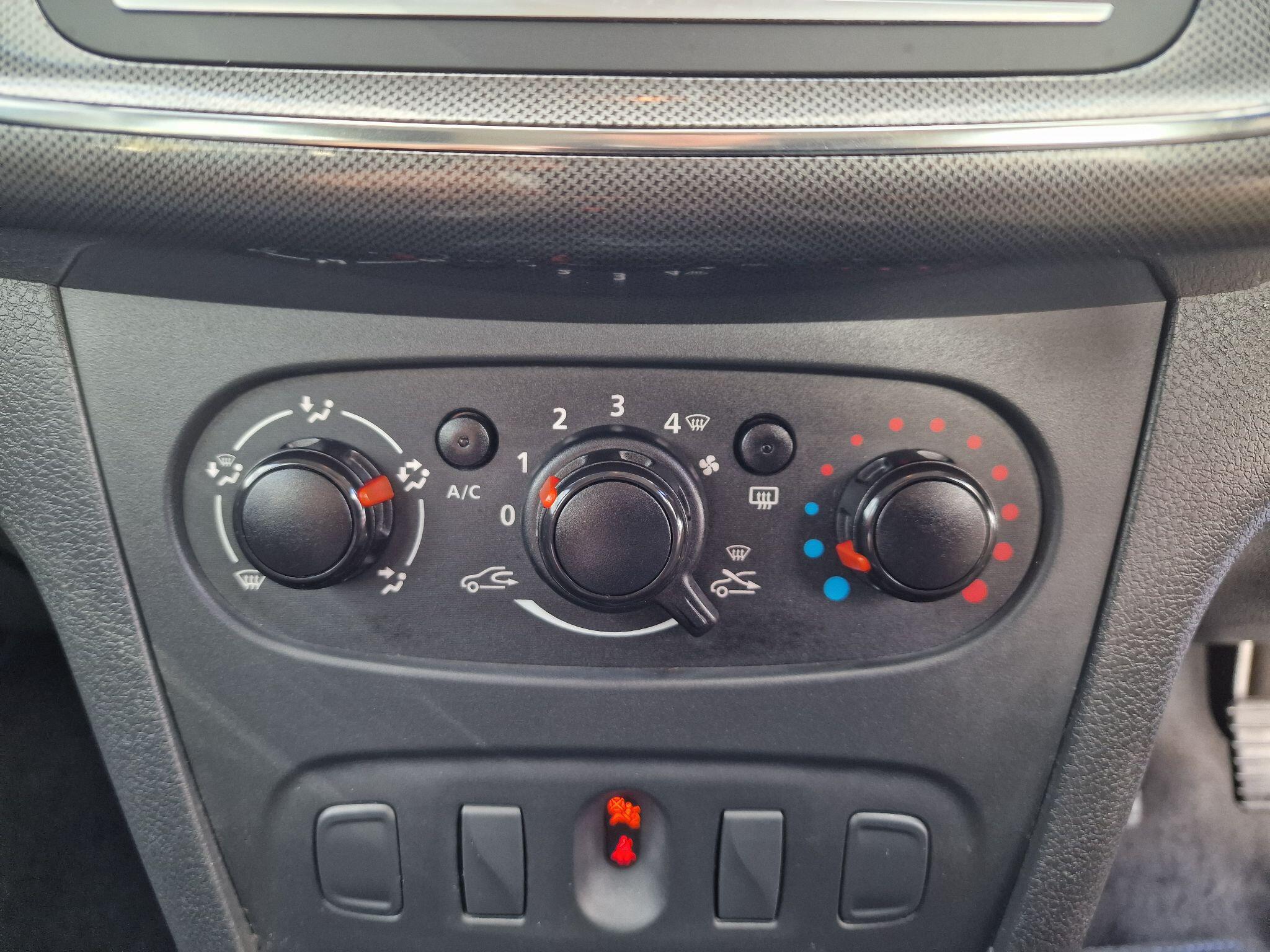 Dacia Sandero view 29