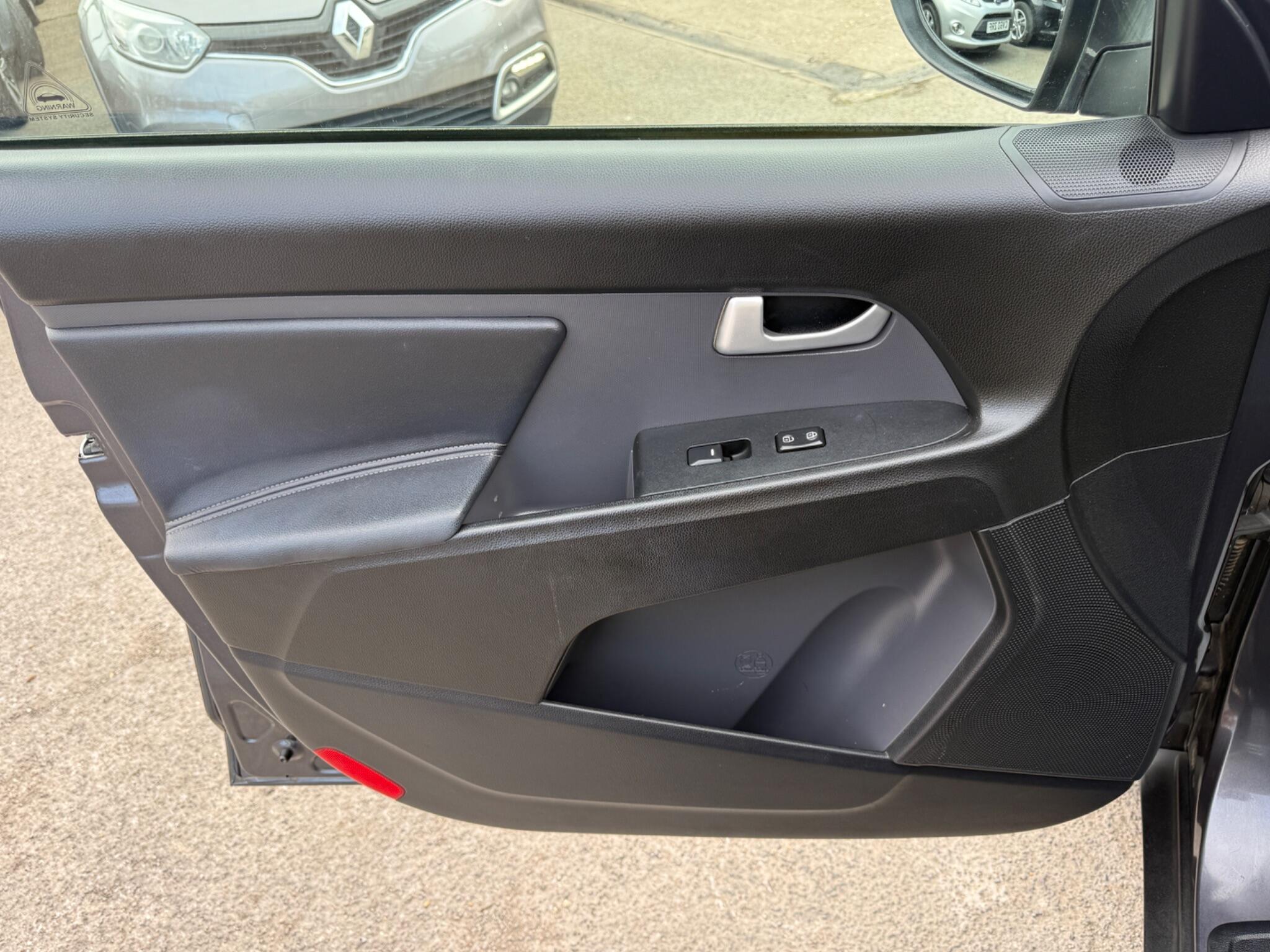 Kia Sportage - Image 60