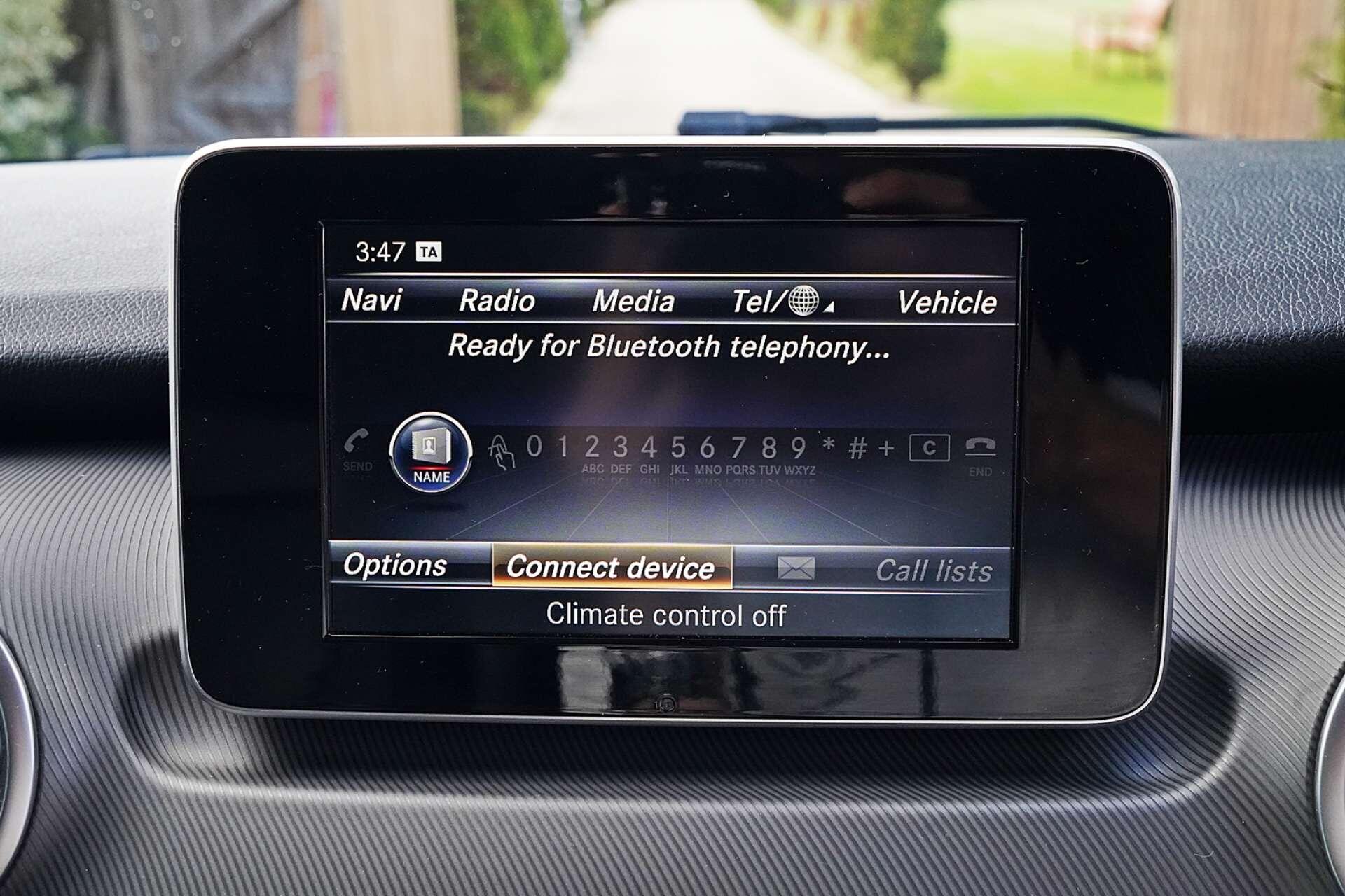 Mercedes-Benz V-Class view 23