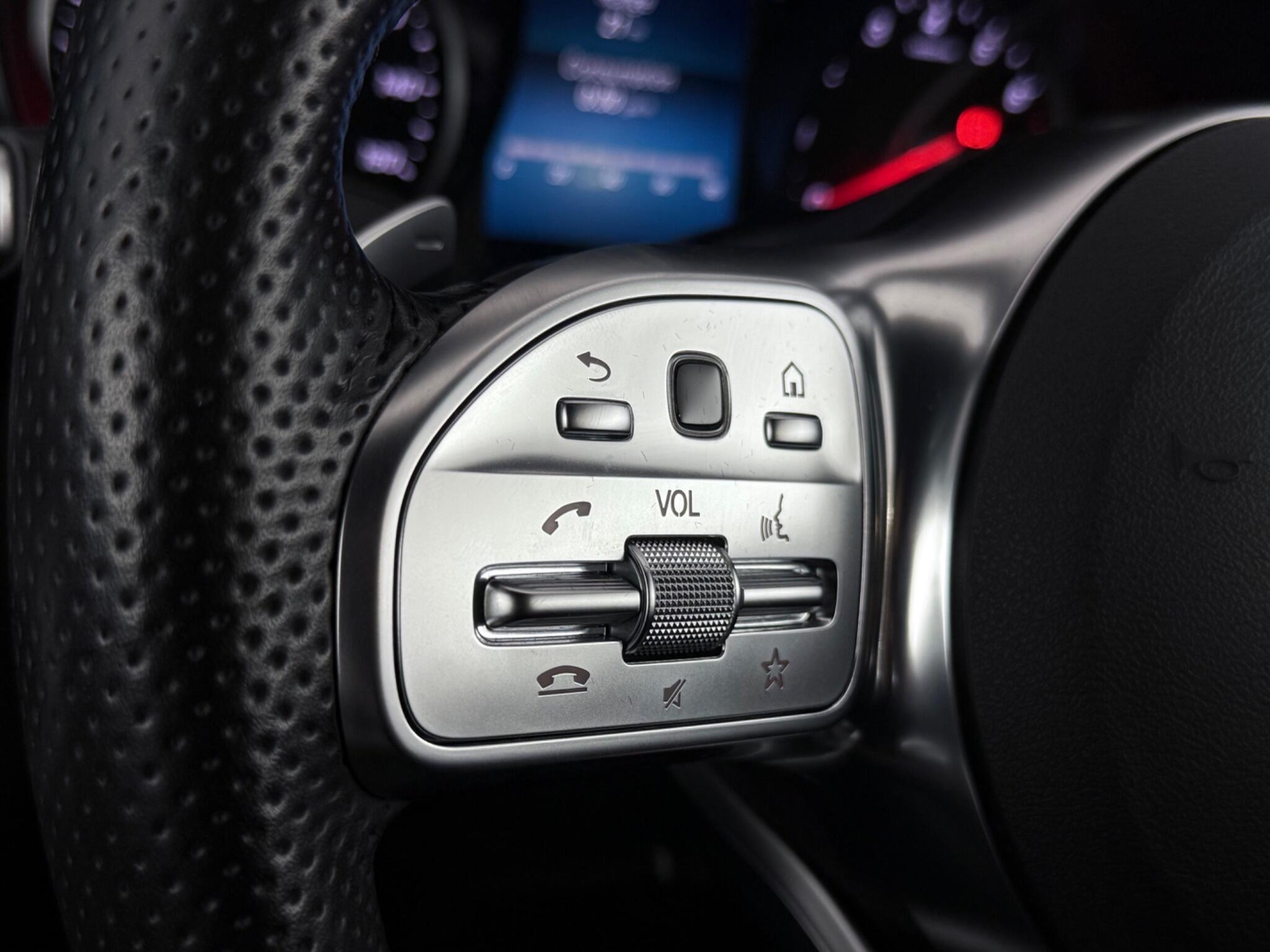 Mercedes-Benz C-Class view 14