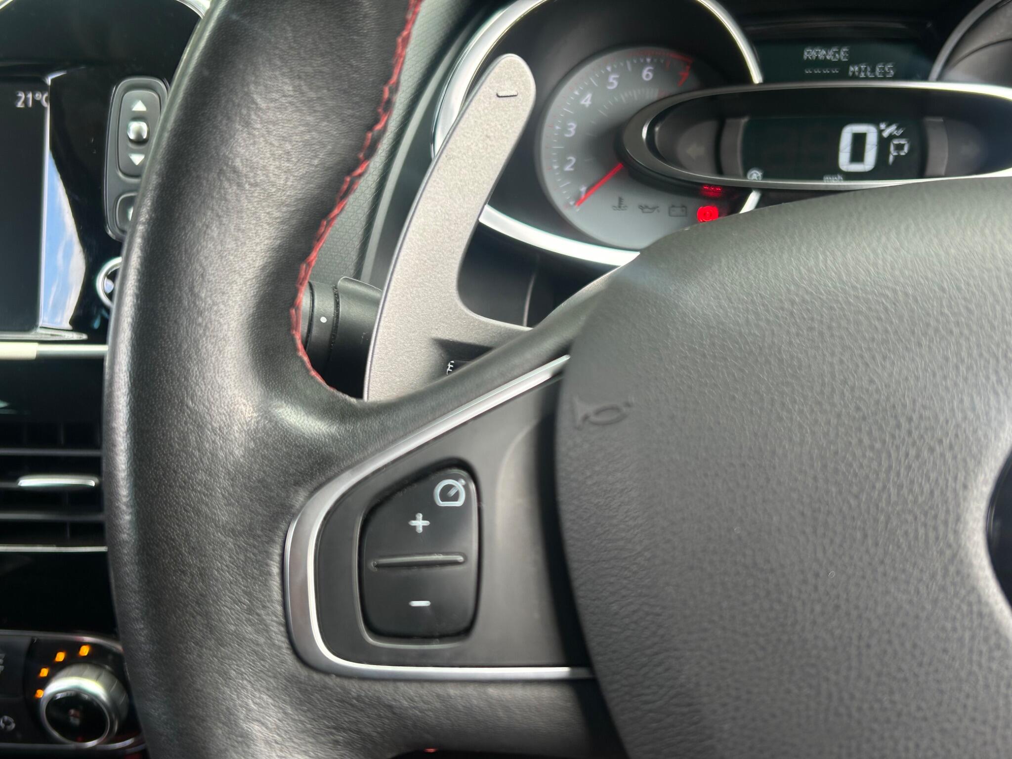 Renault Clio view 30