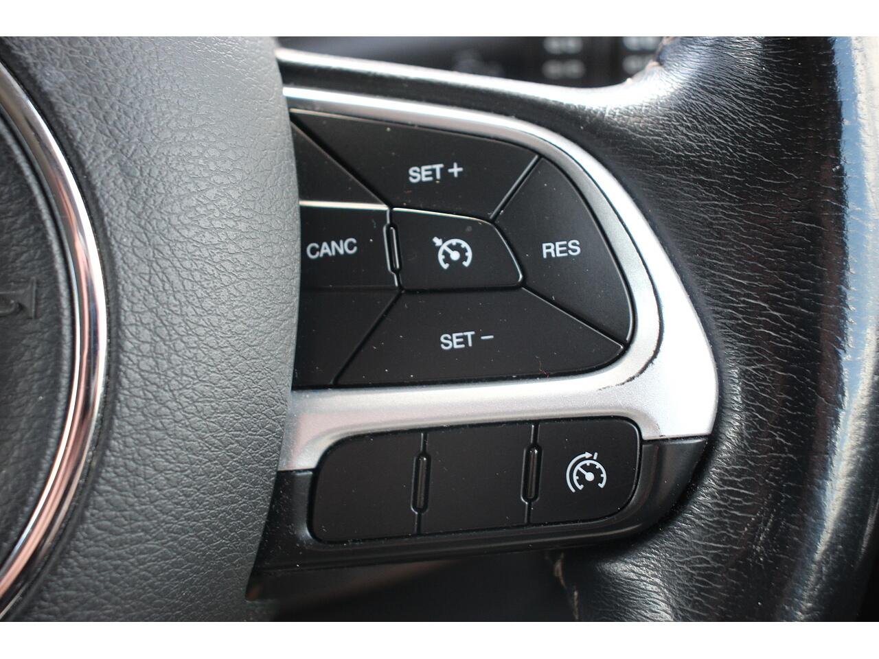 Jeep Renegade view 26