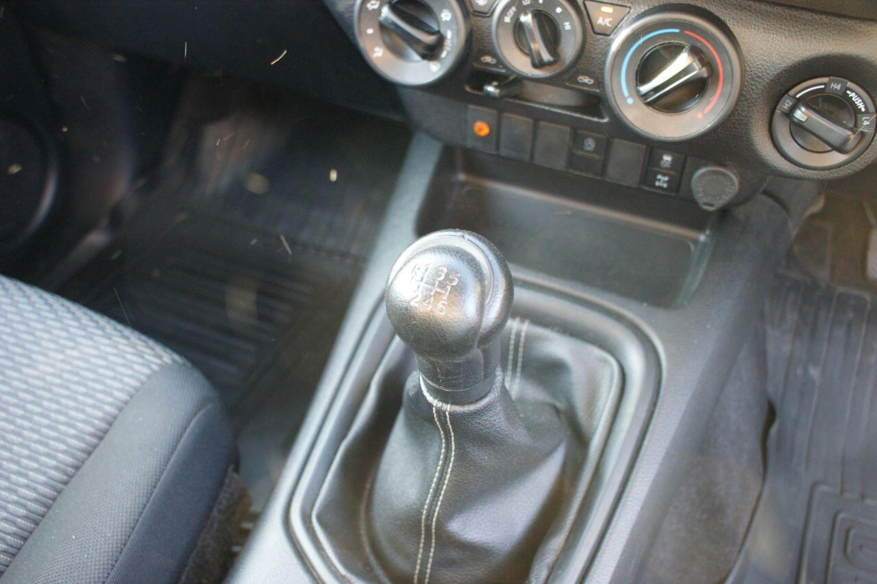 Toyota Hilux view 44