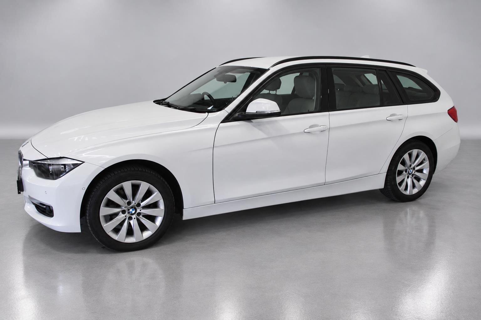 BMW 3 Series view 5