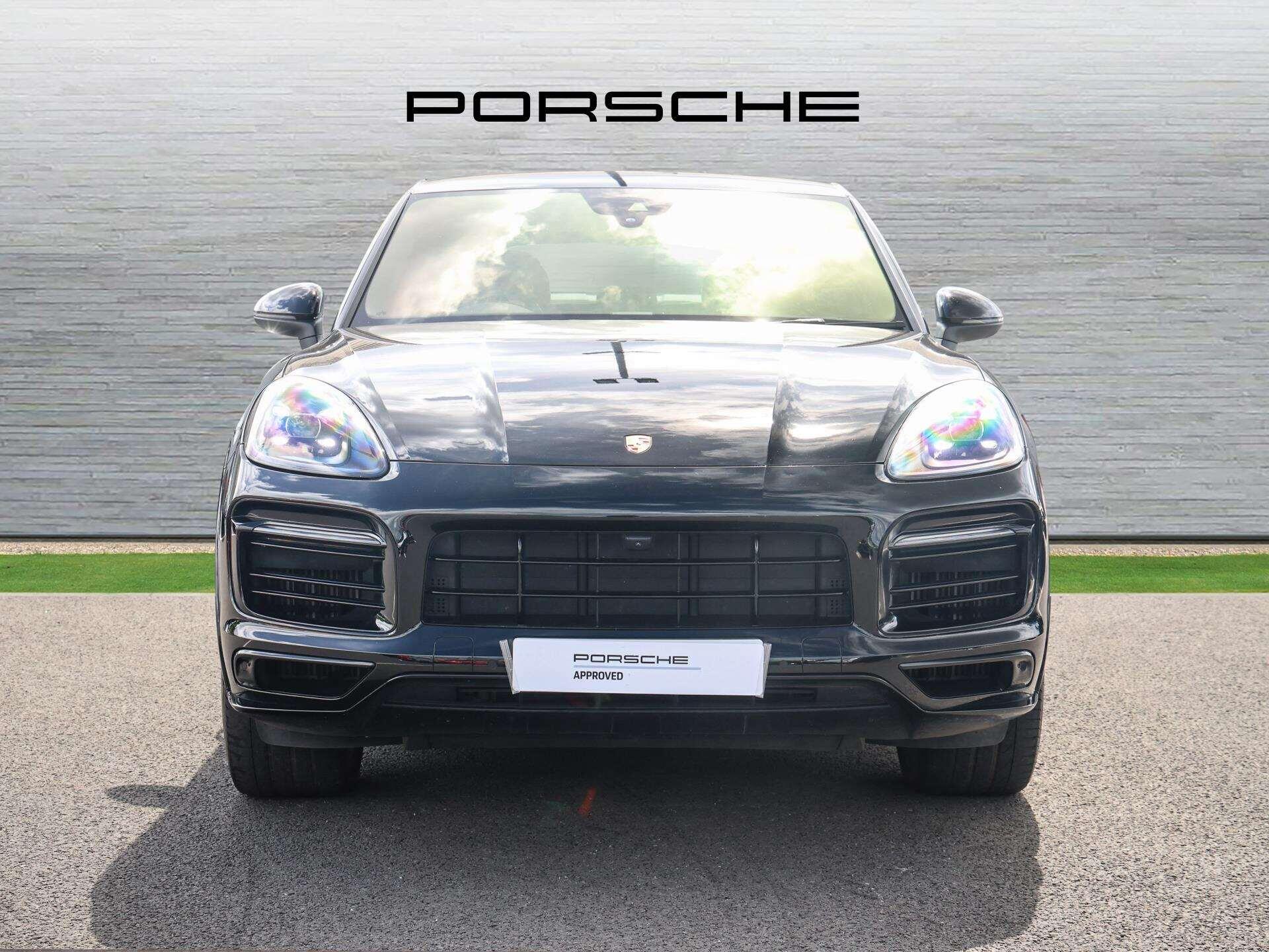 Porsche Cayenne view 9