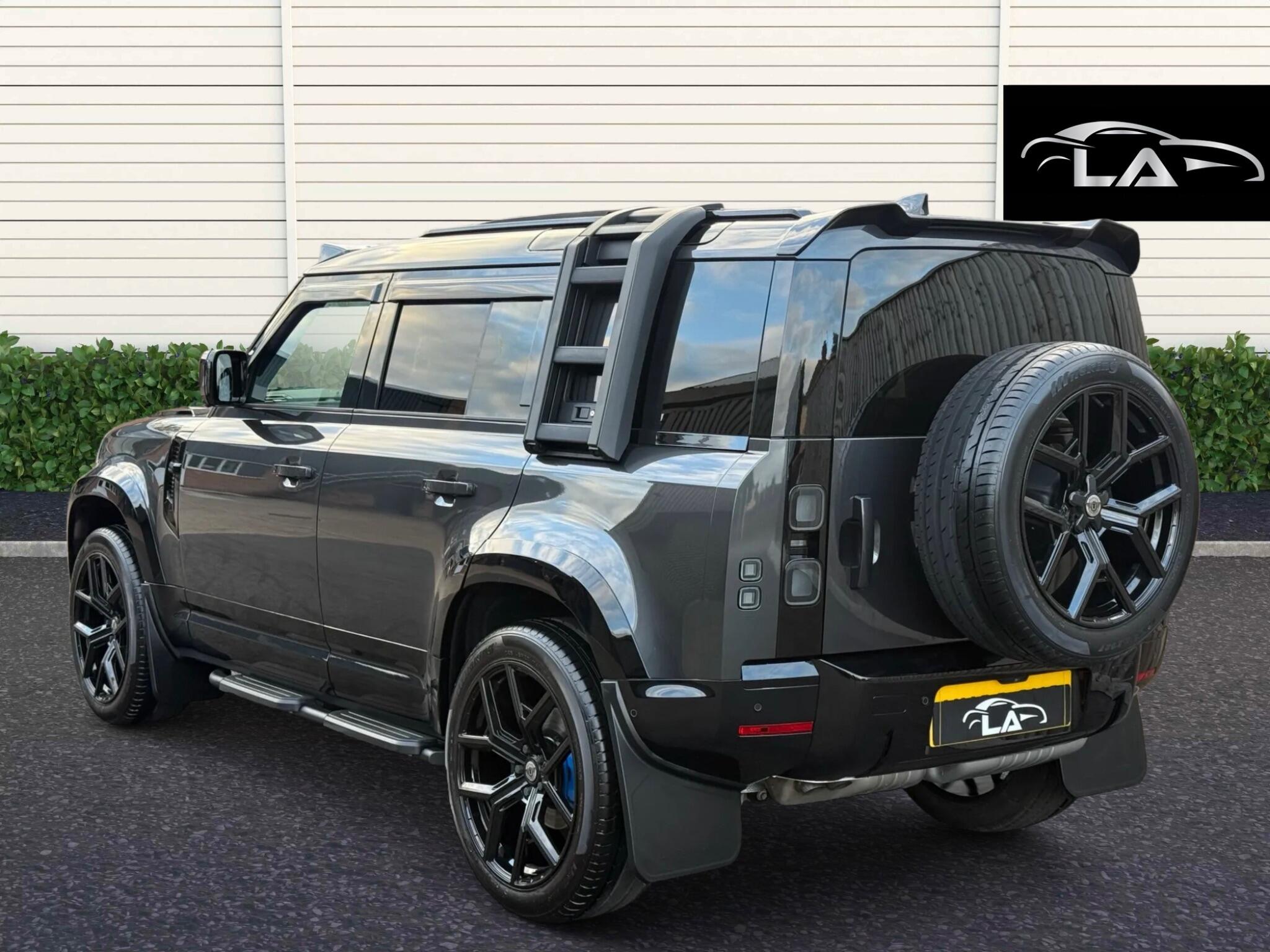 Land Rover Defender view 5