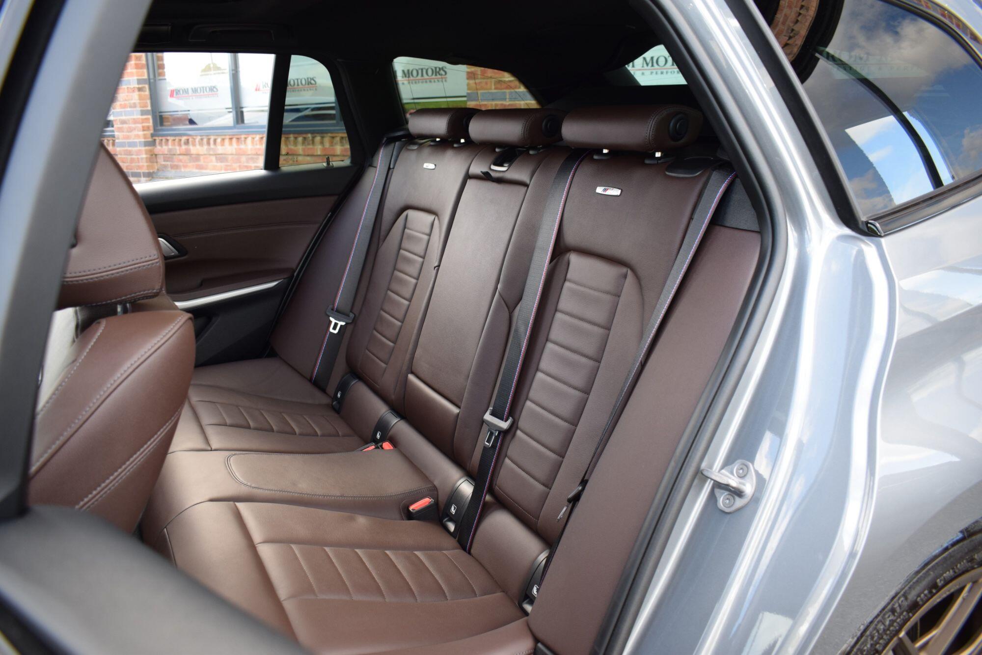 BMW 3 Series view 30
