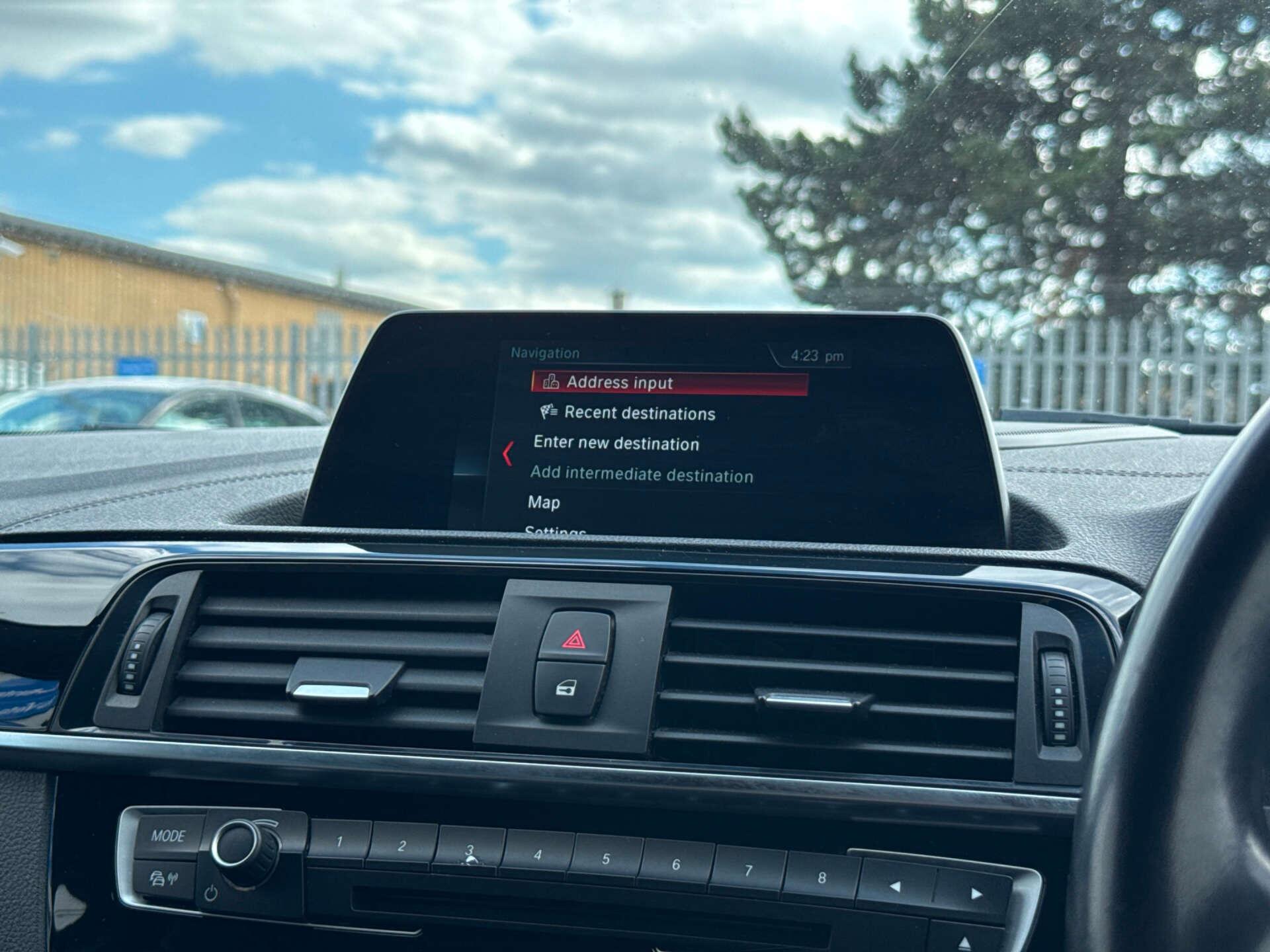 BMW 1 Series view 70