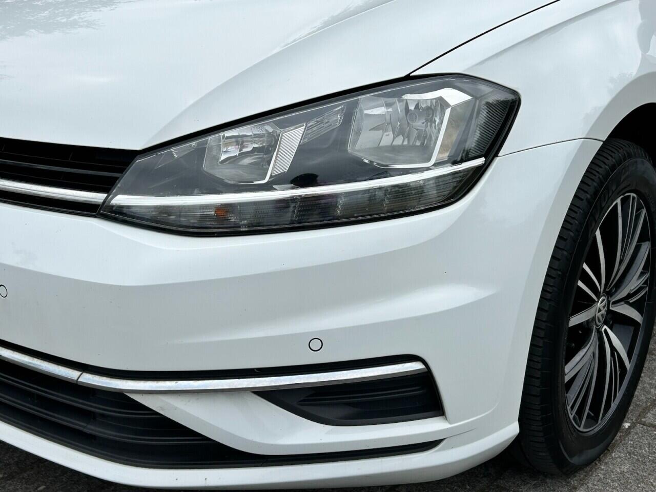 Volkswagen Golf view 12