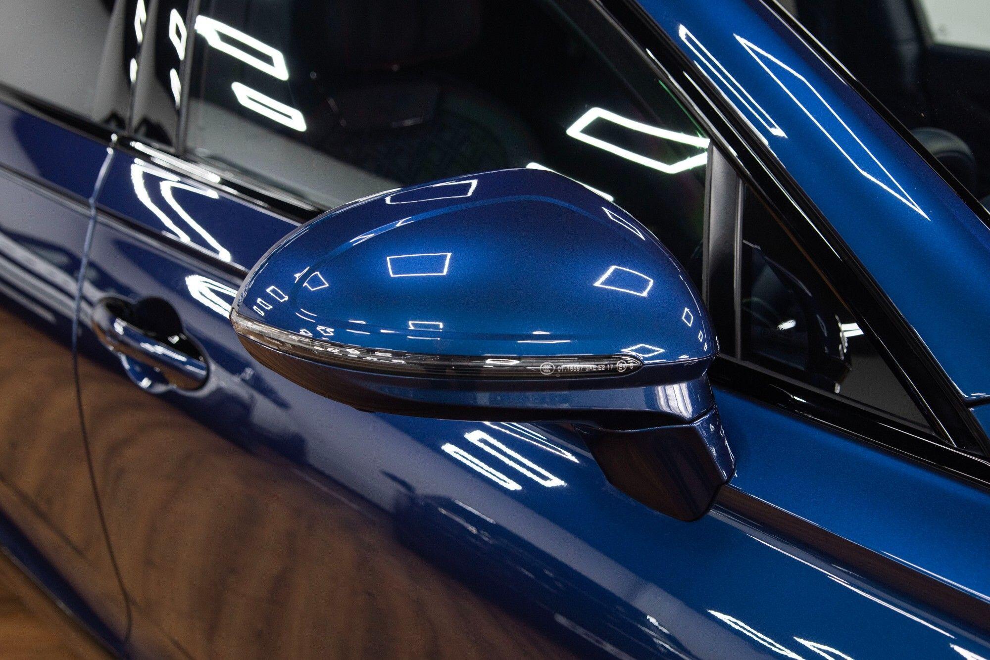 Bentley Flying Spur view 14