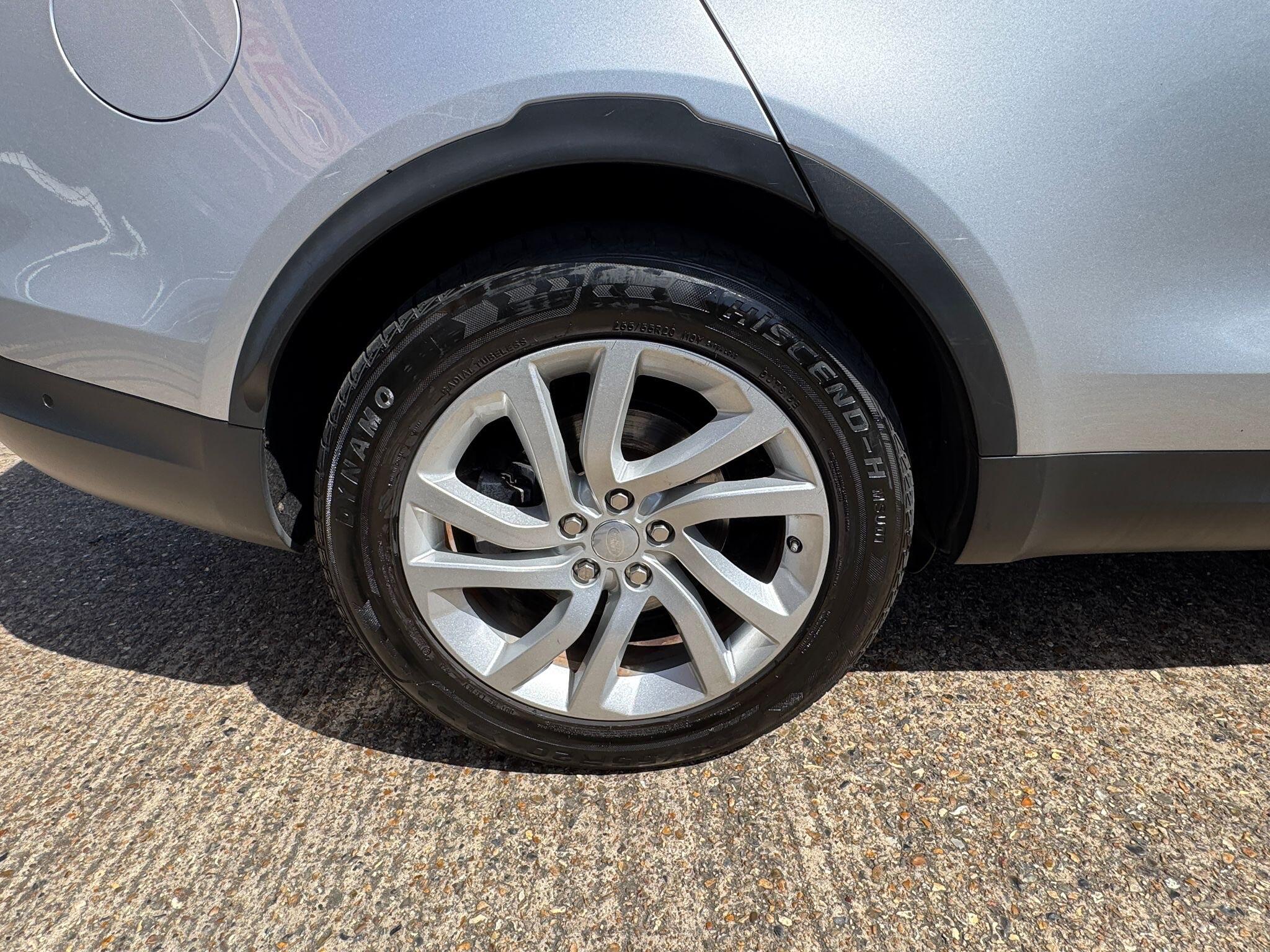 Land Rover Discovery view 41
