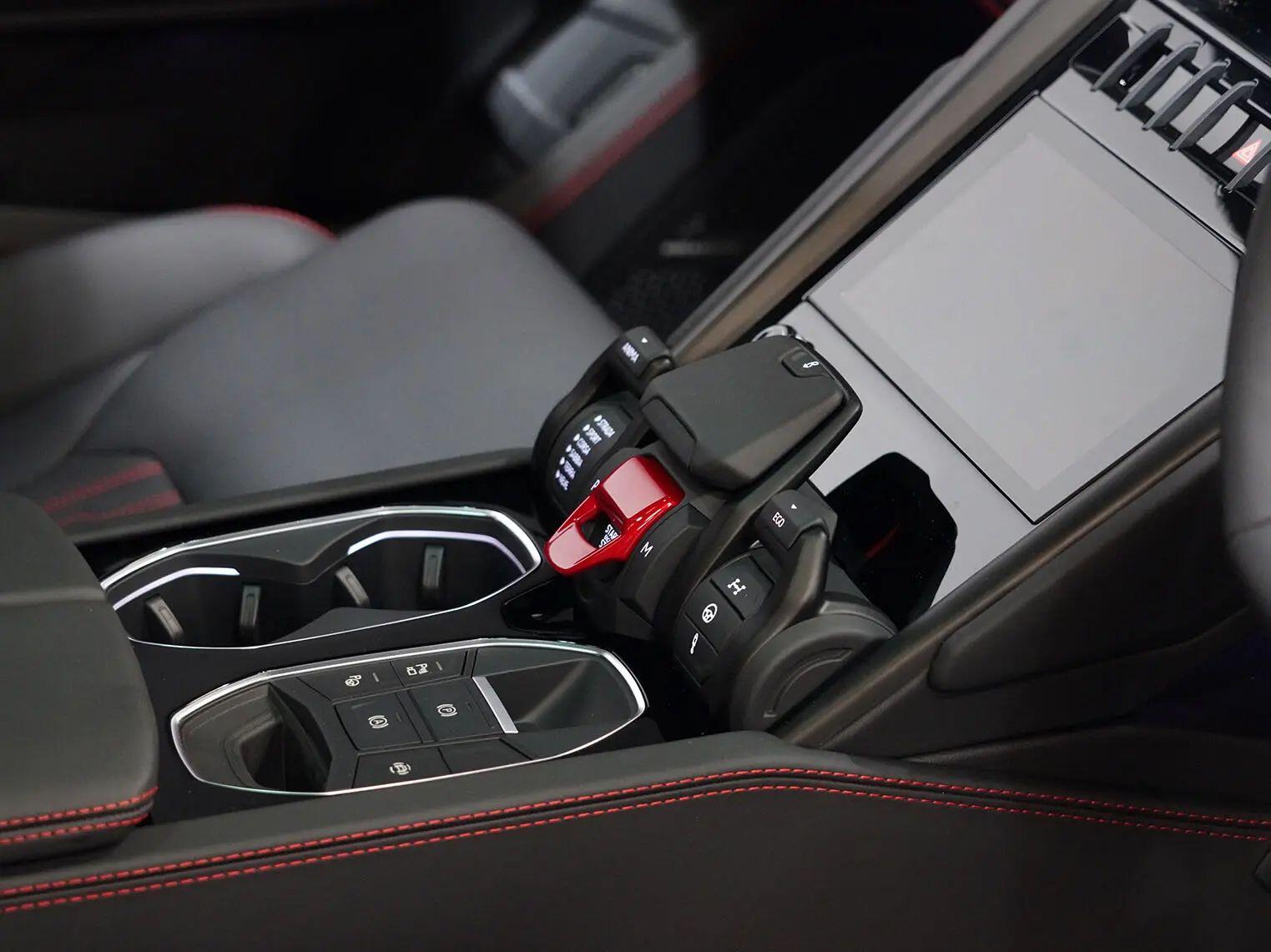 Lamborghini Urus view 32