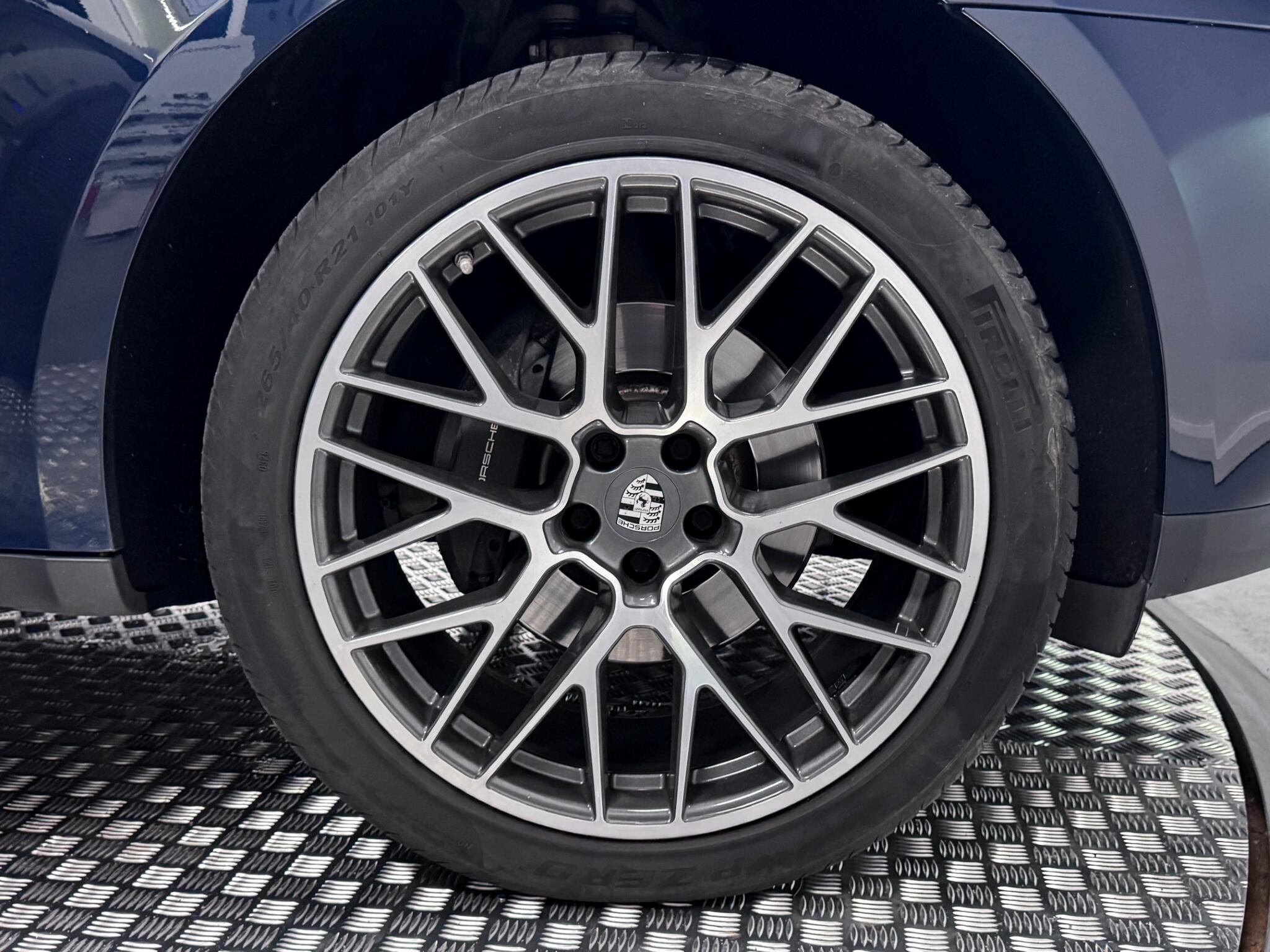 Porsche Macan view 51