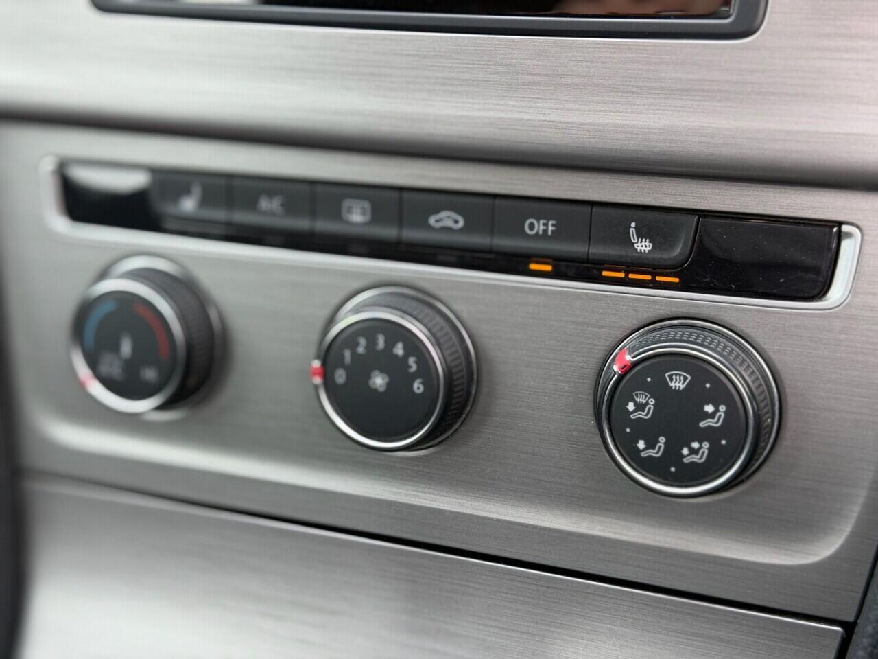 Volkswagen Golf view 35
