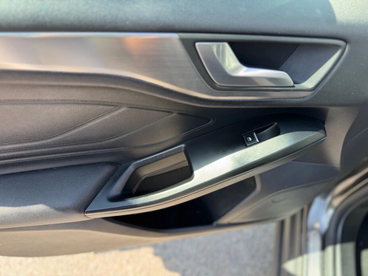 Ford Focus view 25