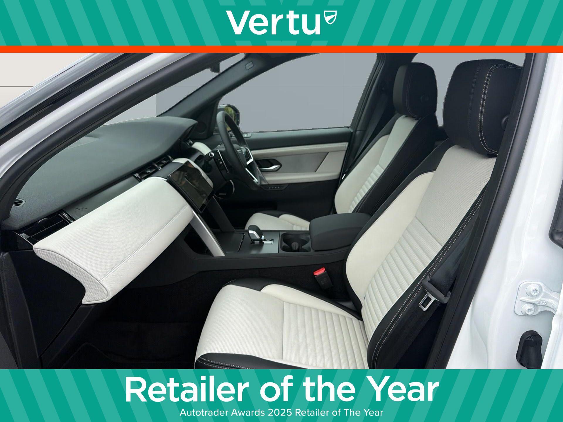 Land Rover Discovery Sport view 3