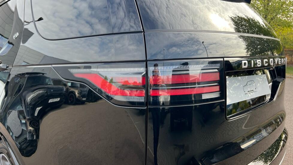 Land Rover Discovery view 19