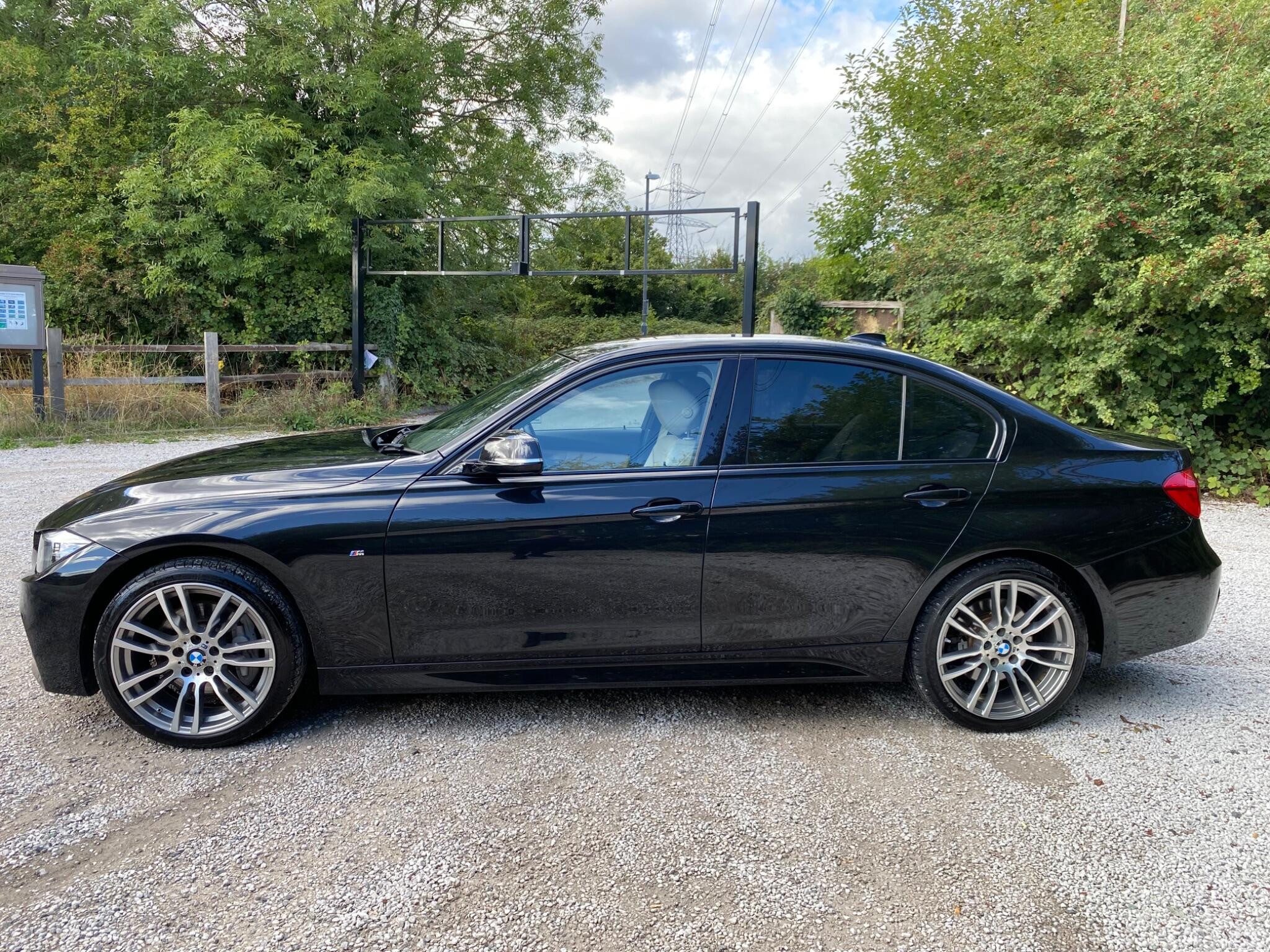 BMW 3 Series view 5