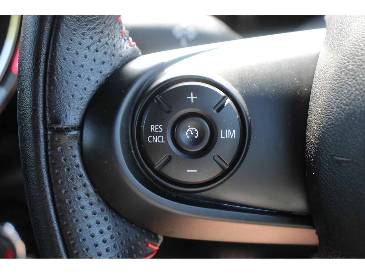 Mini Cooper view 25