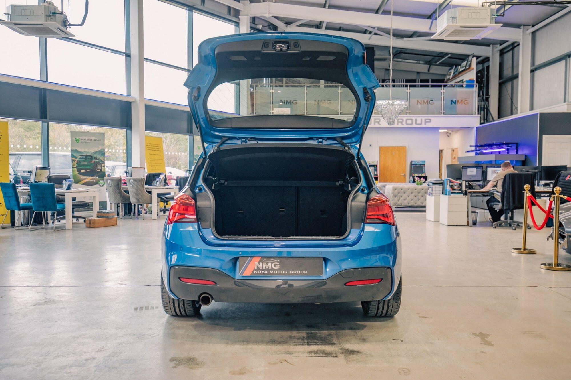 BMW 1 Series view 30