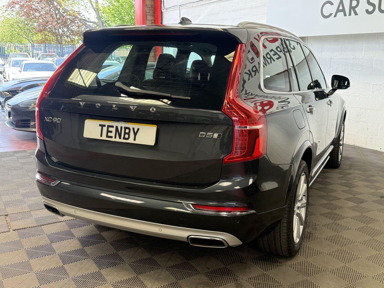 Volvo XC90 view 10