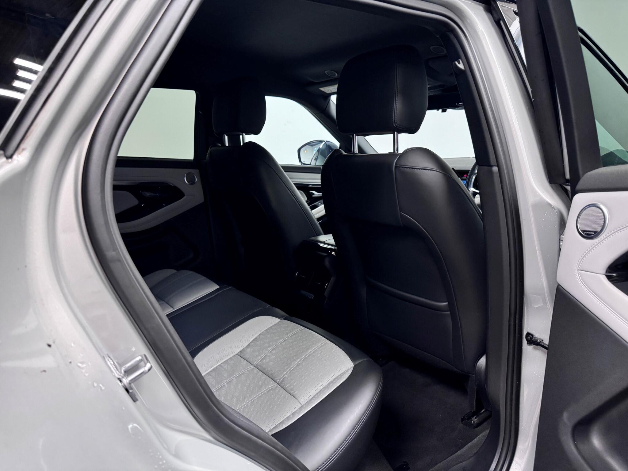 Land Rover Range Rover Evoque view 27