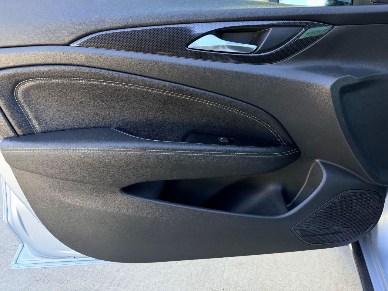Vauxhall Insignia view 23