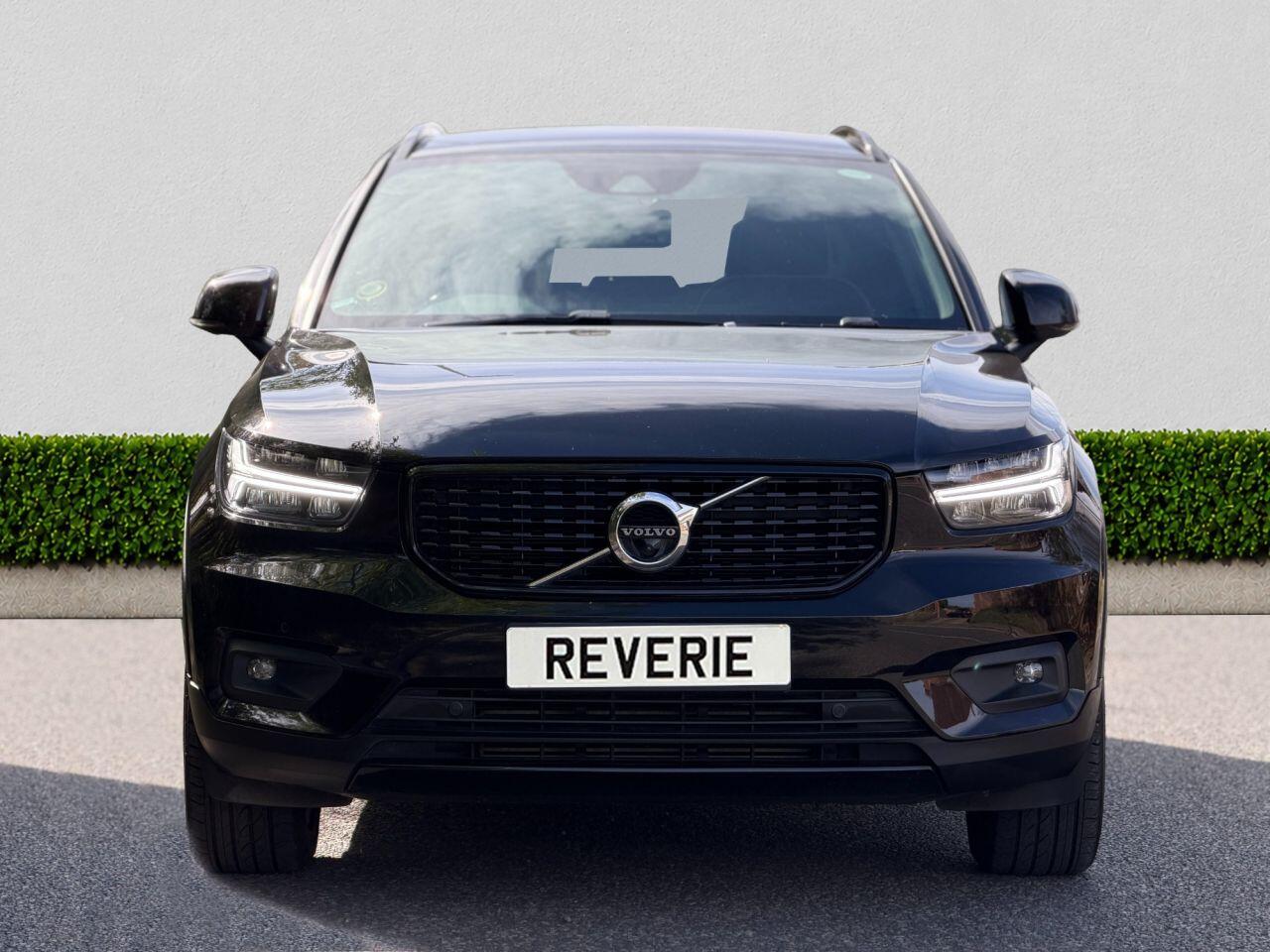 Volvo XC40 view 2