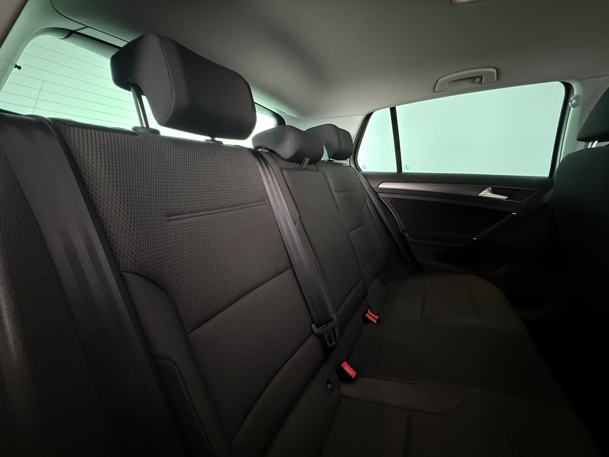 Volkswagen Golf view 33