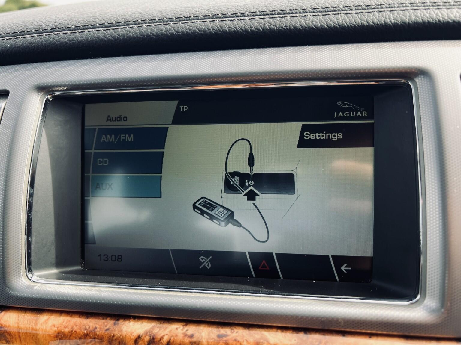 Jaguar XF view 19