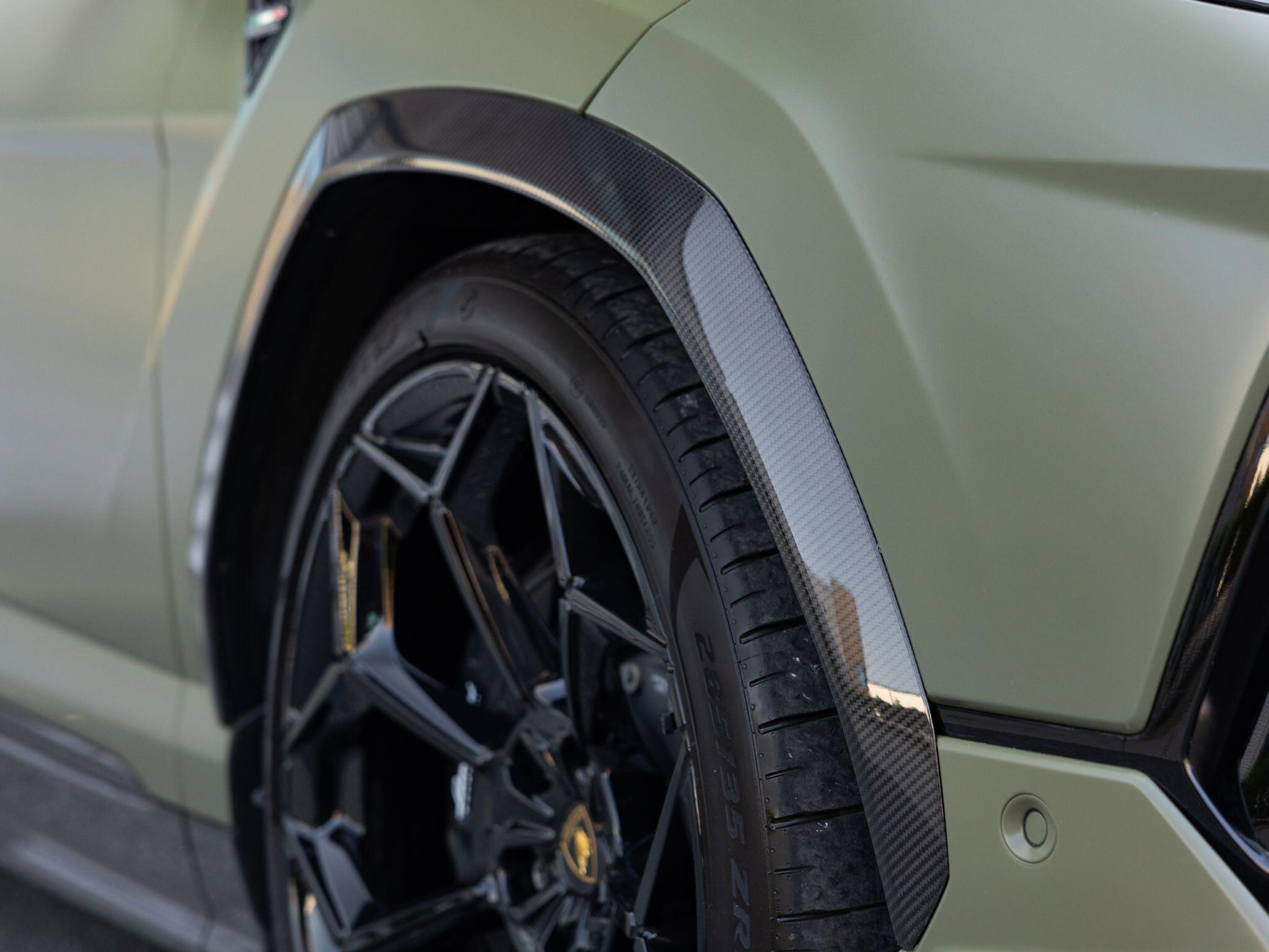 Lamborghini Urus view 17