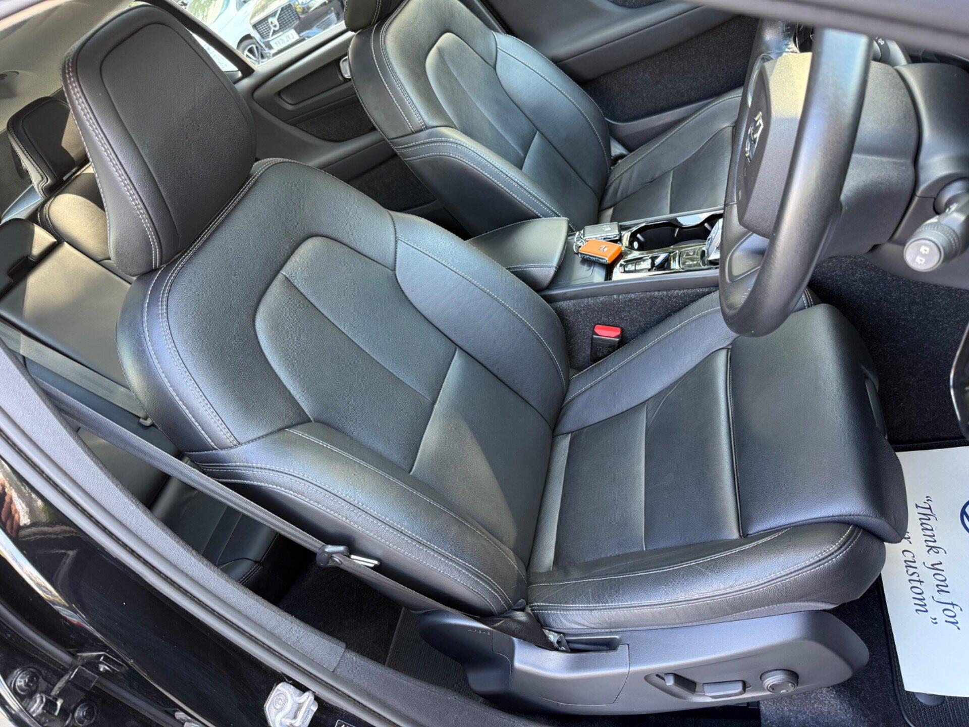 Volvo XC40 view 35