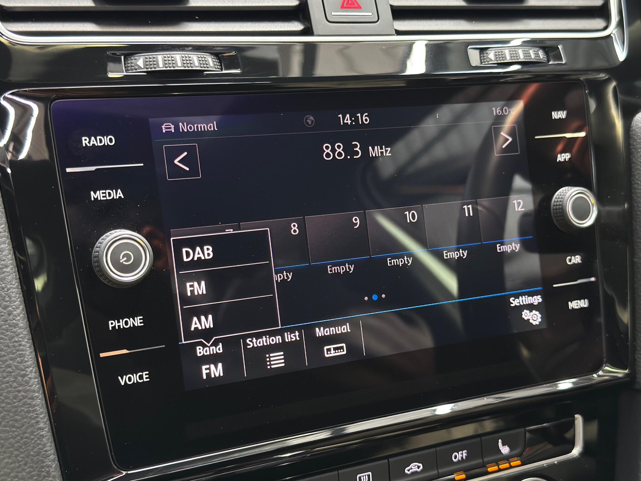 Volkswagen Golf view 28