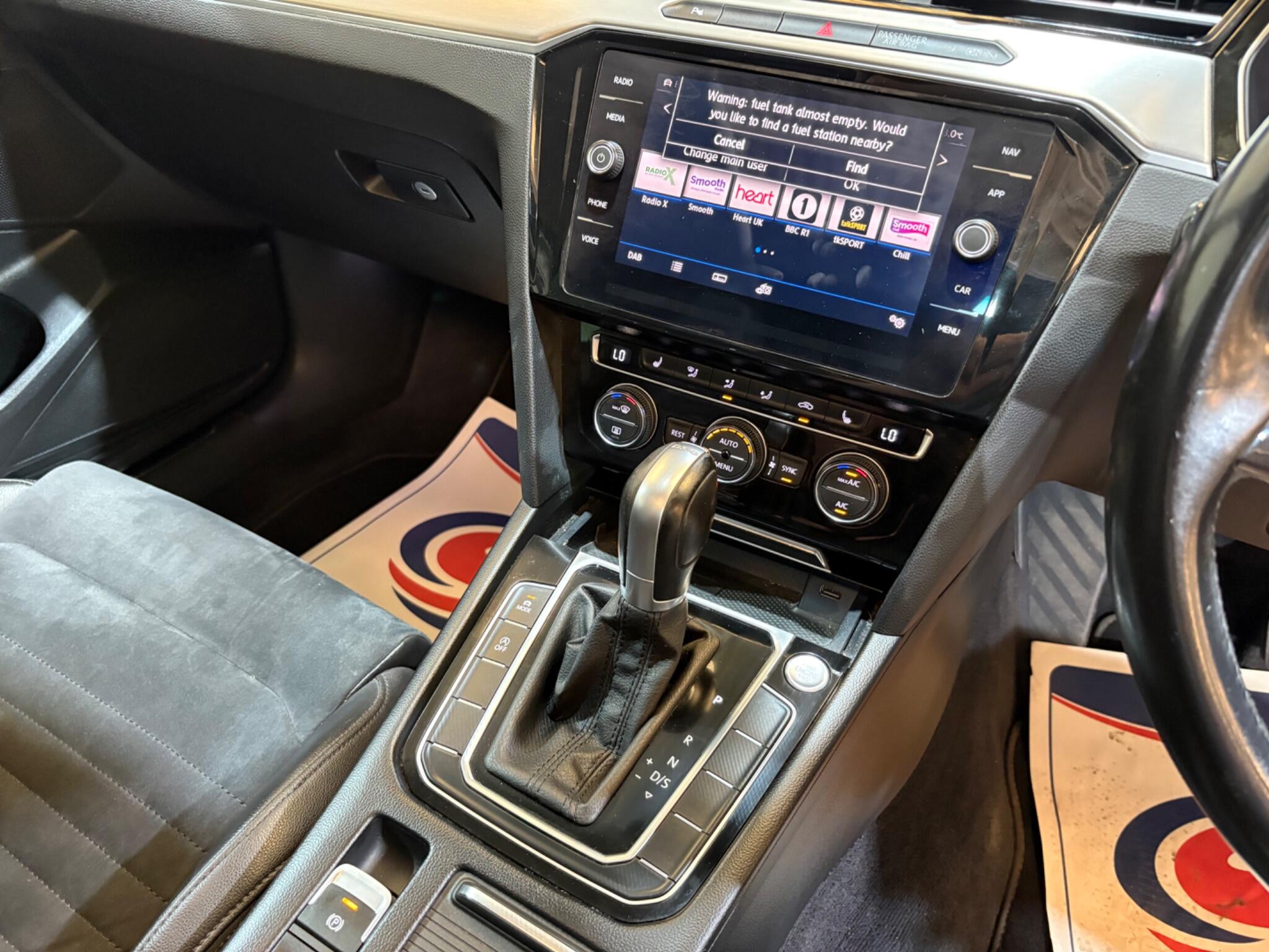 Volkswagen Passat view 27