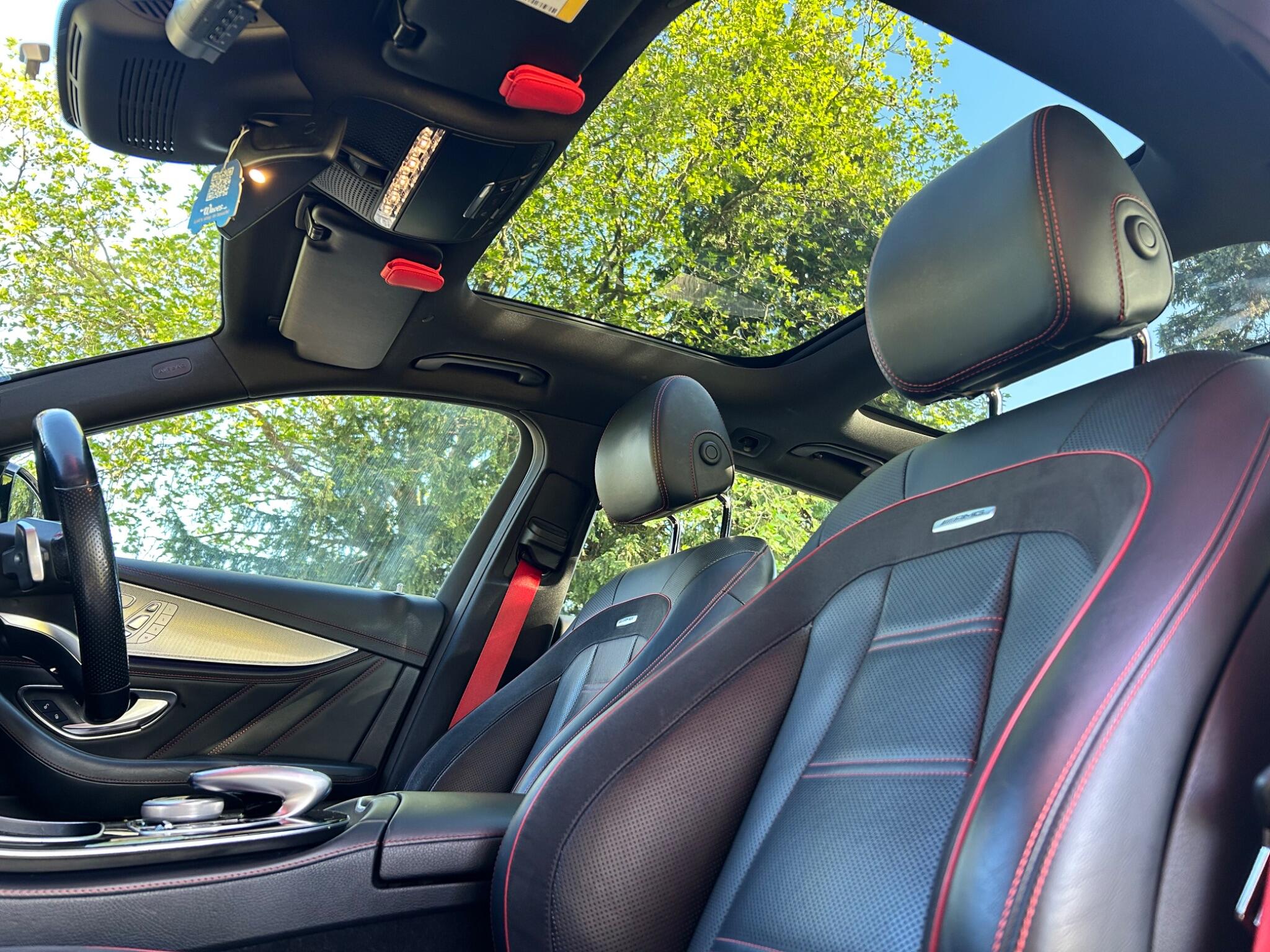 Mercedes-Benz E-Class view 35