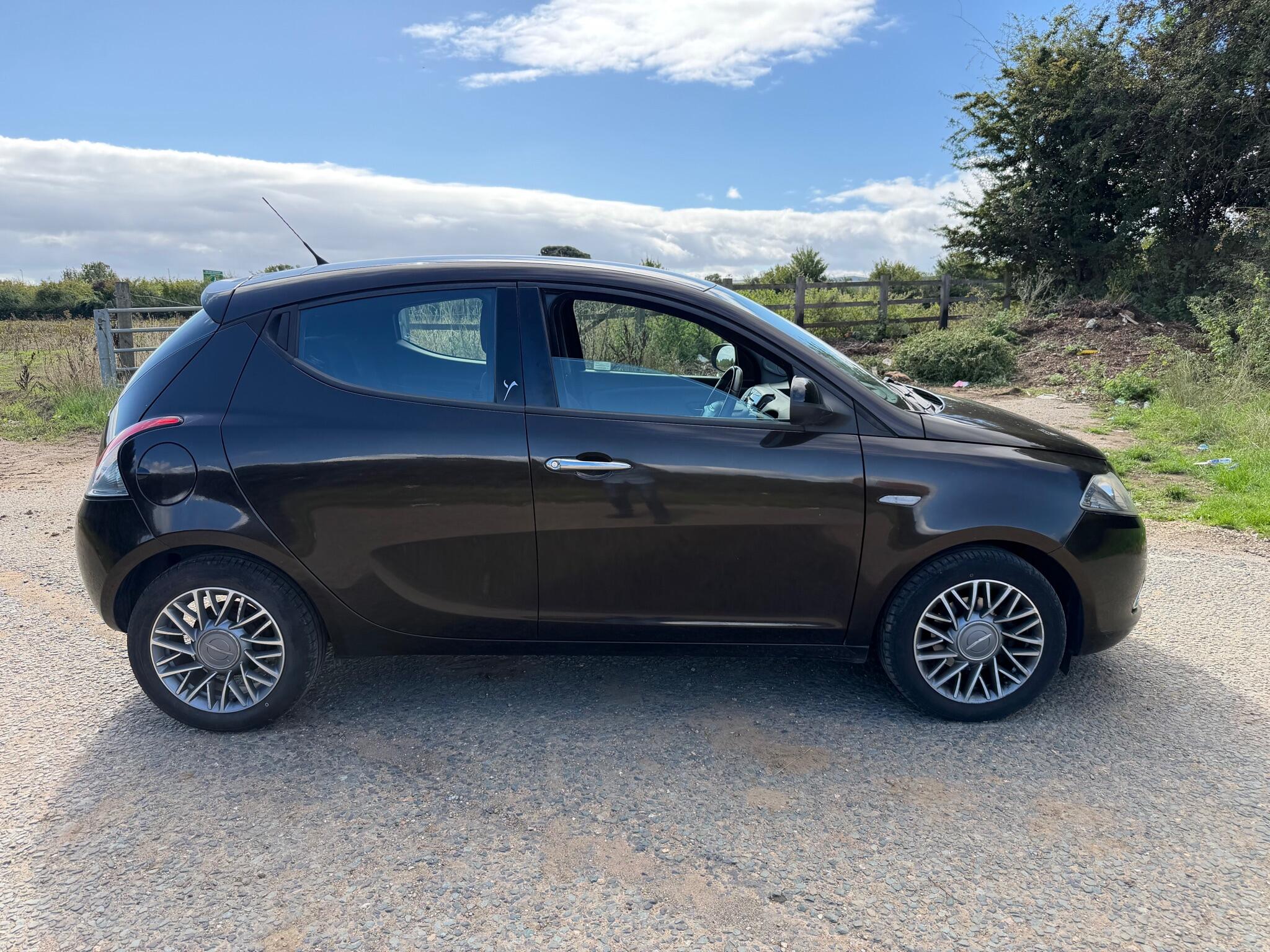 Chrysler Ypsilon view 44