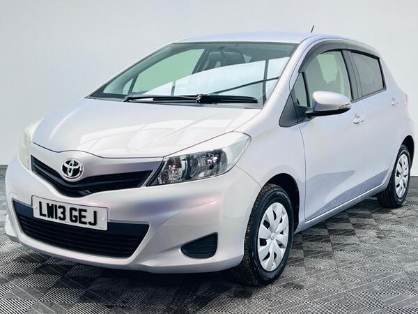 Purple 2013 Toyota Yaris Hatchback Front-wheel drive Automatic