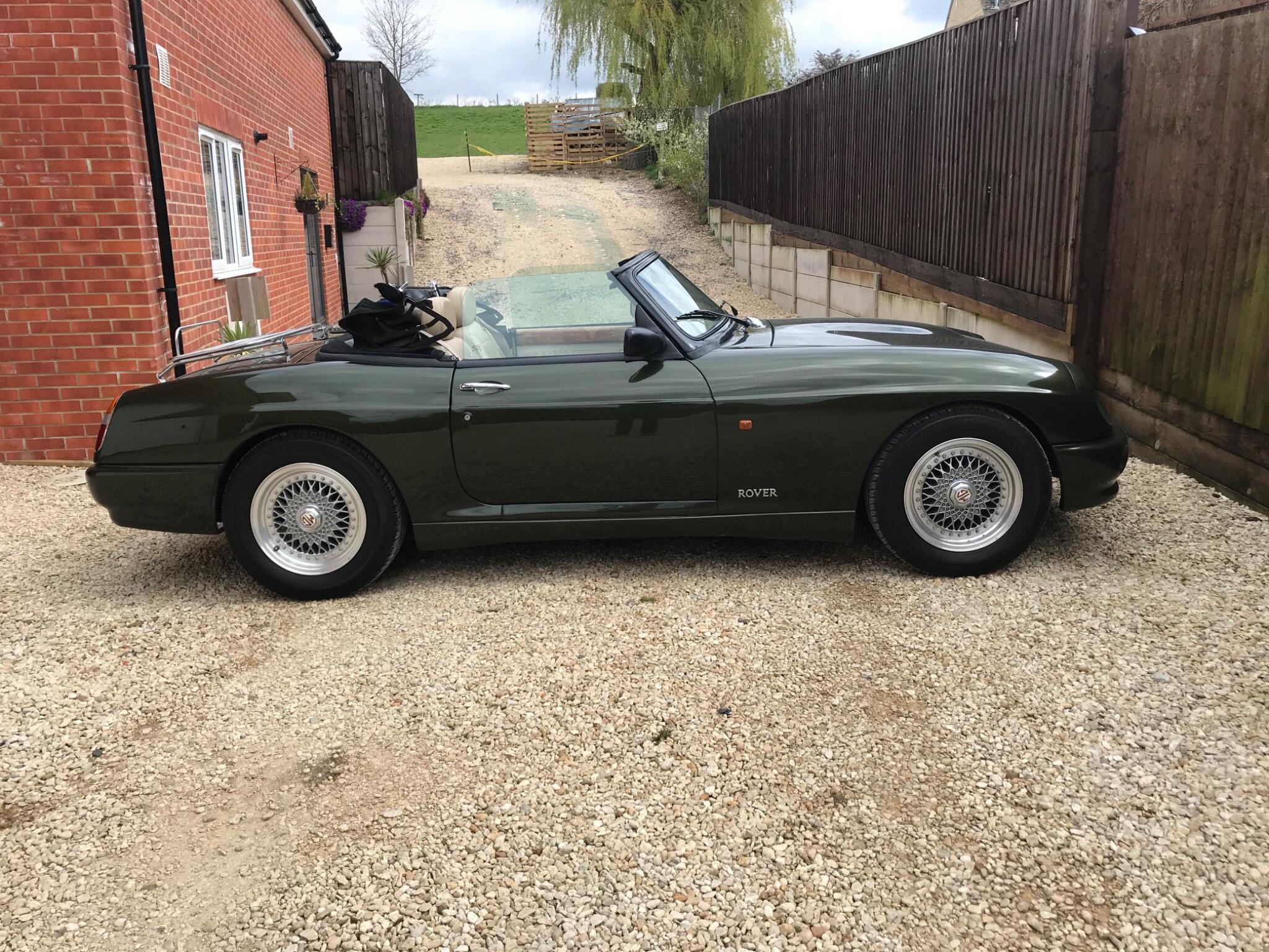 MG RV8