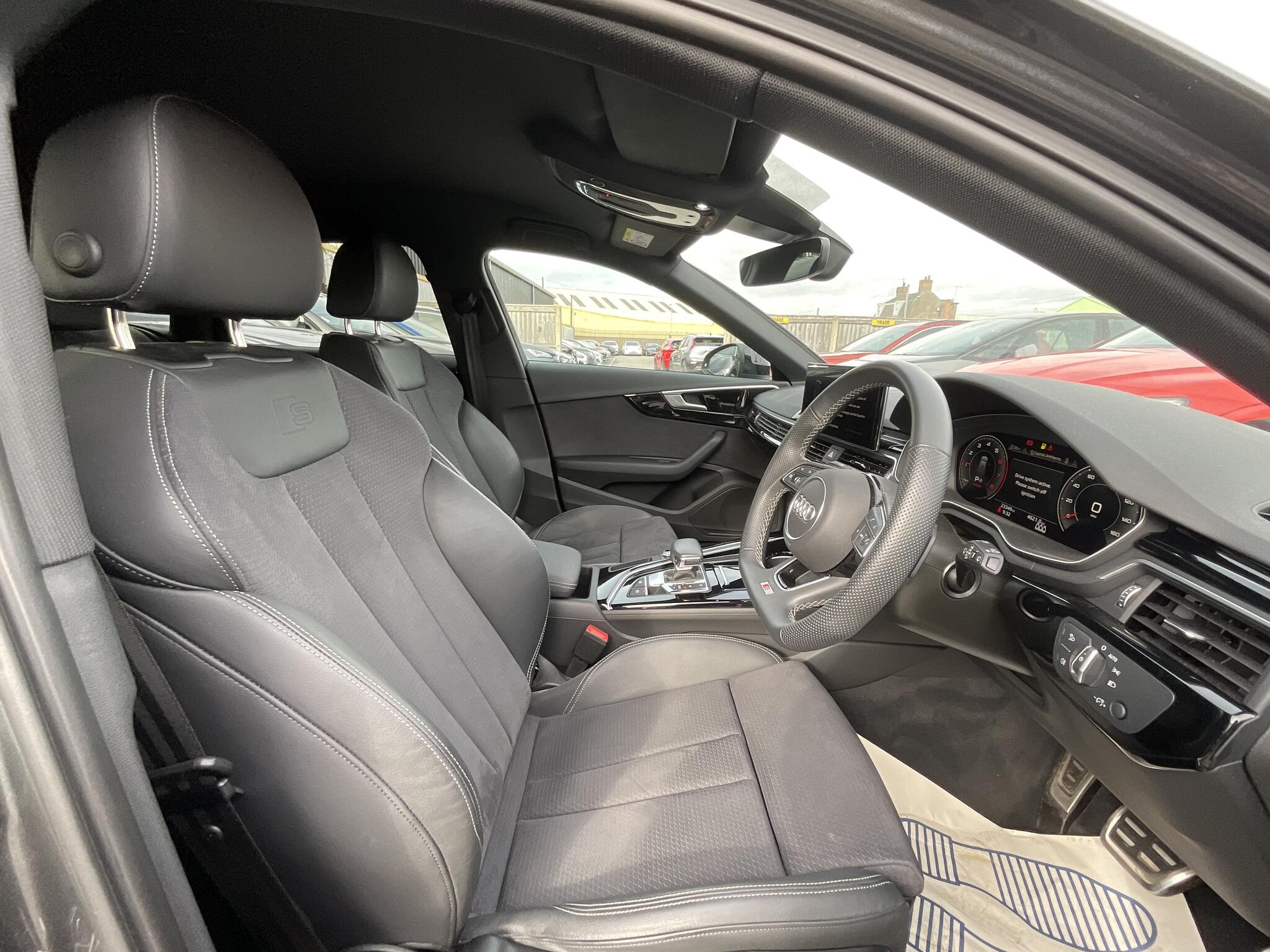 Audi A4 view 9