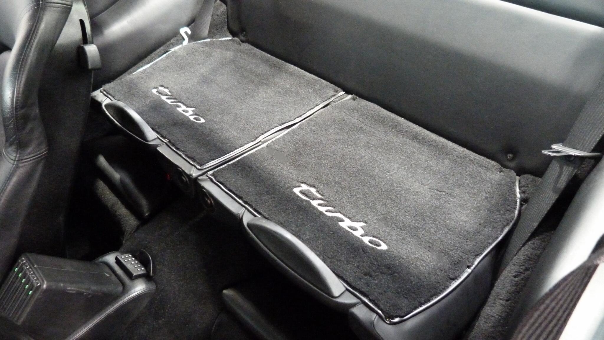 Porsche 911 view 19