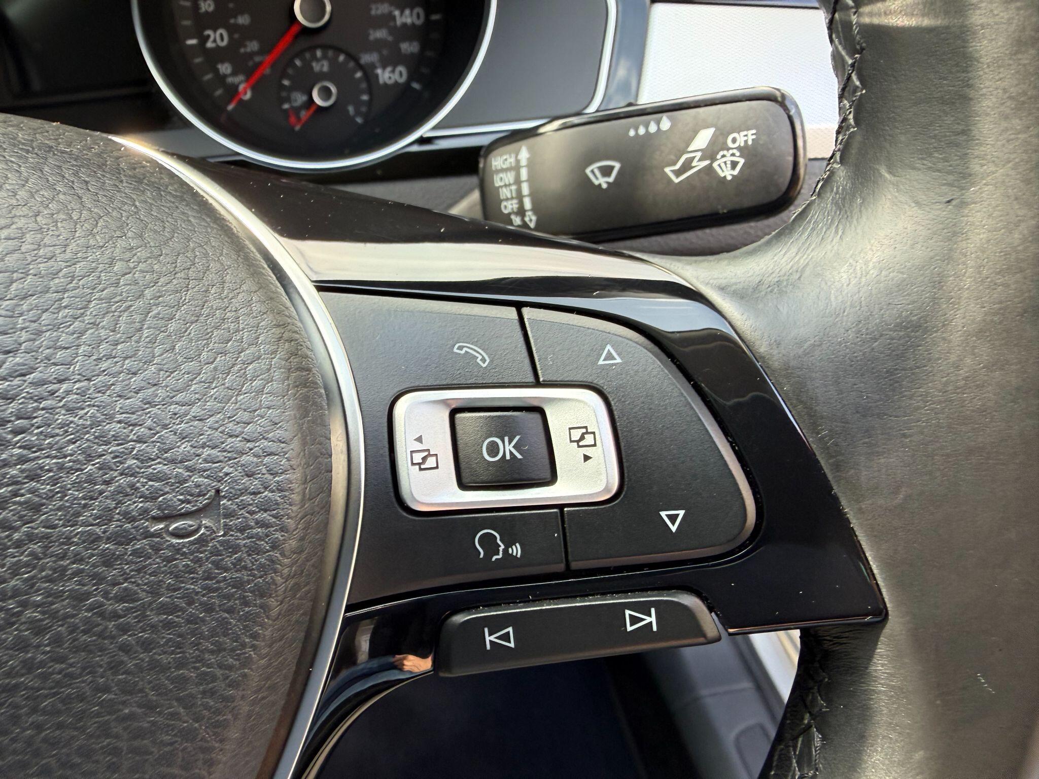Volkswagen Passat view 33