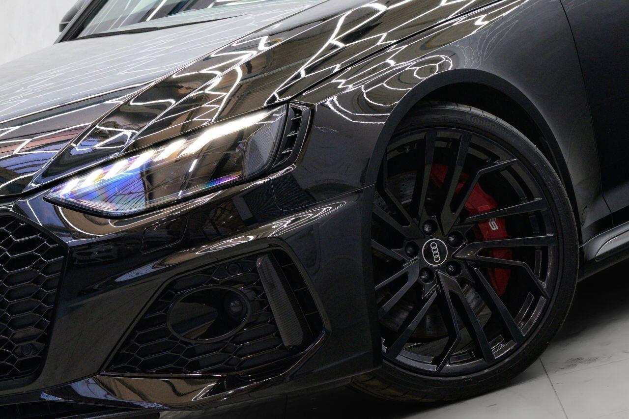 Audi RS4 view 5