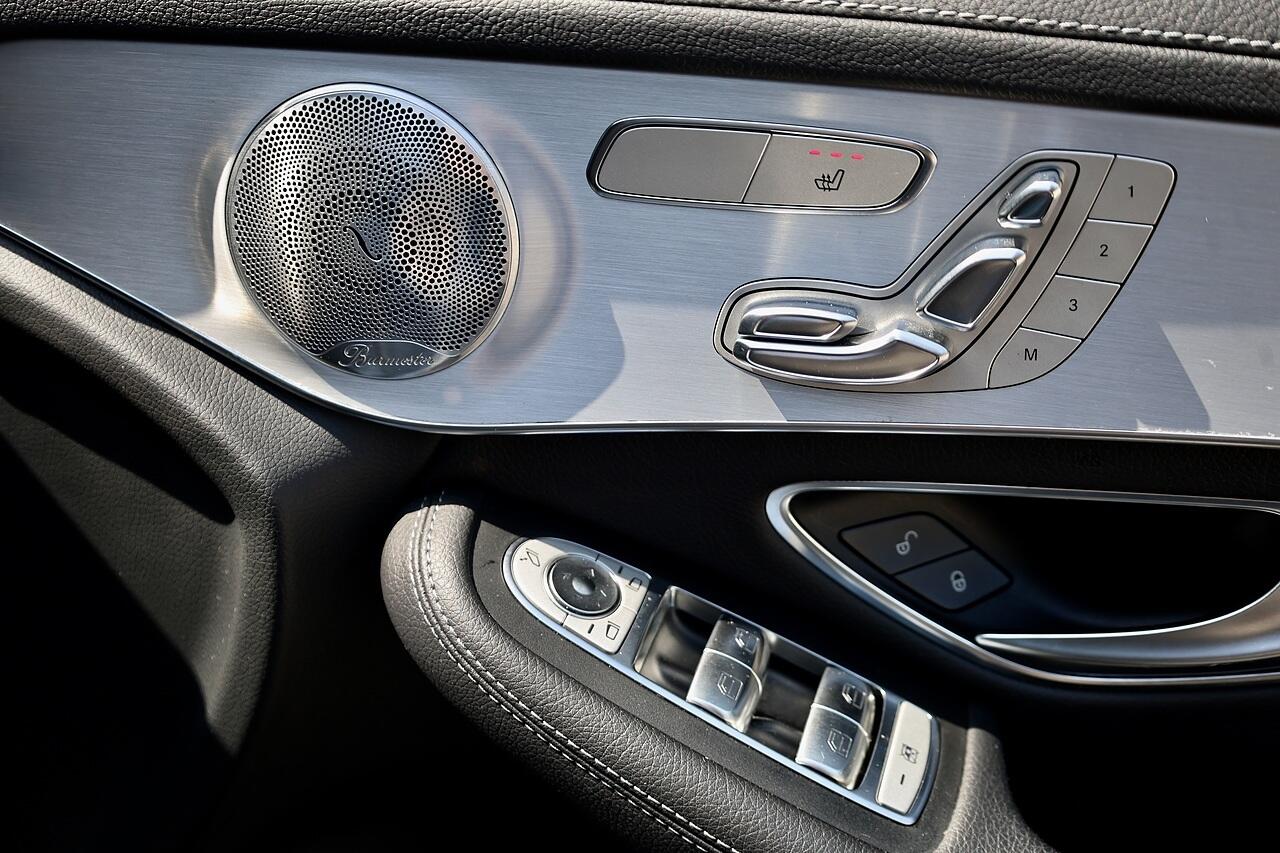Mercedes-Benz GLC view 16